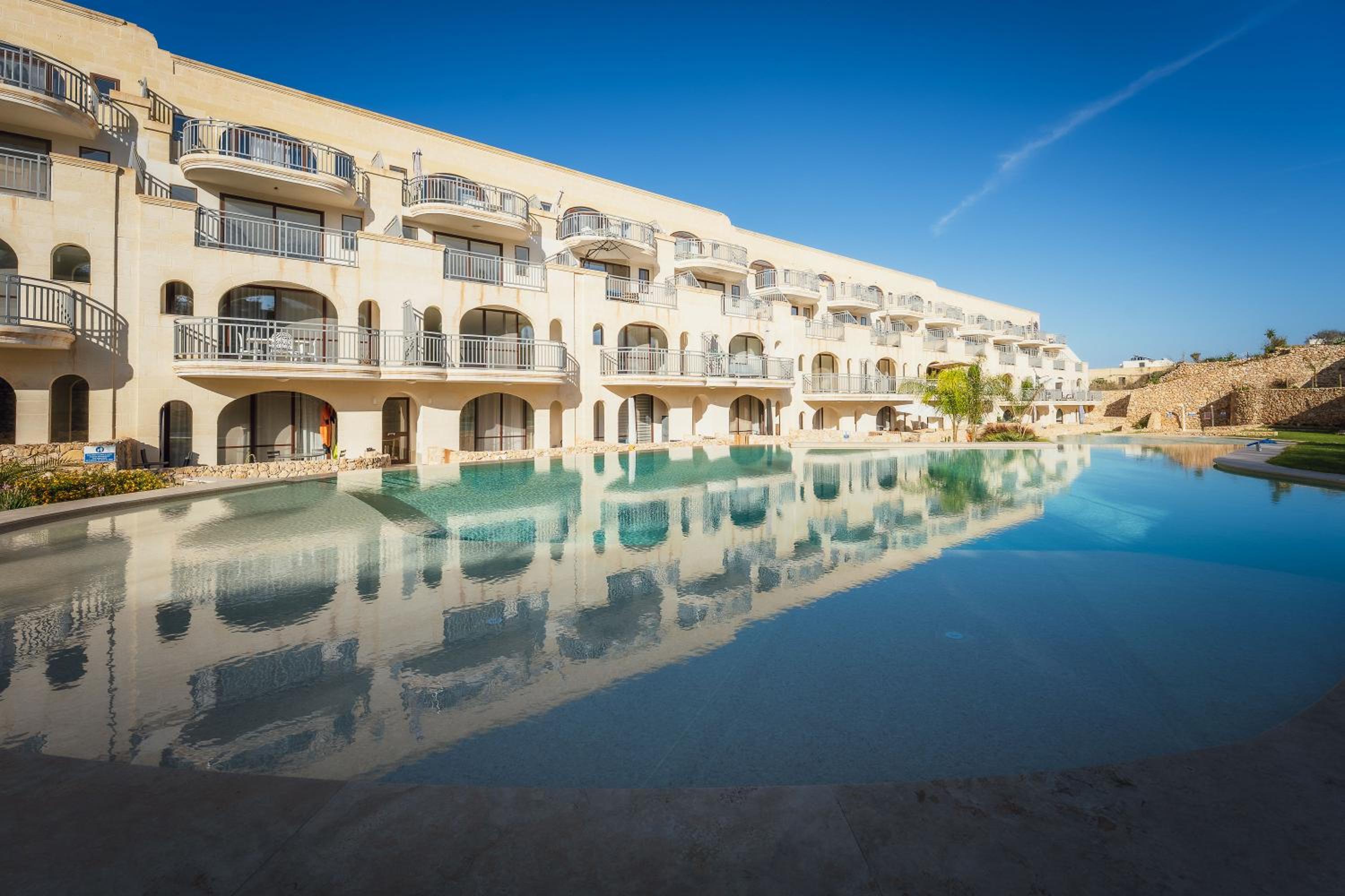 Qala Skyview Penthouse with Pool, Sunsets and BBQ Area