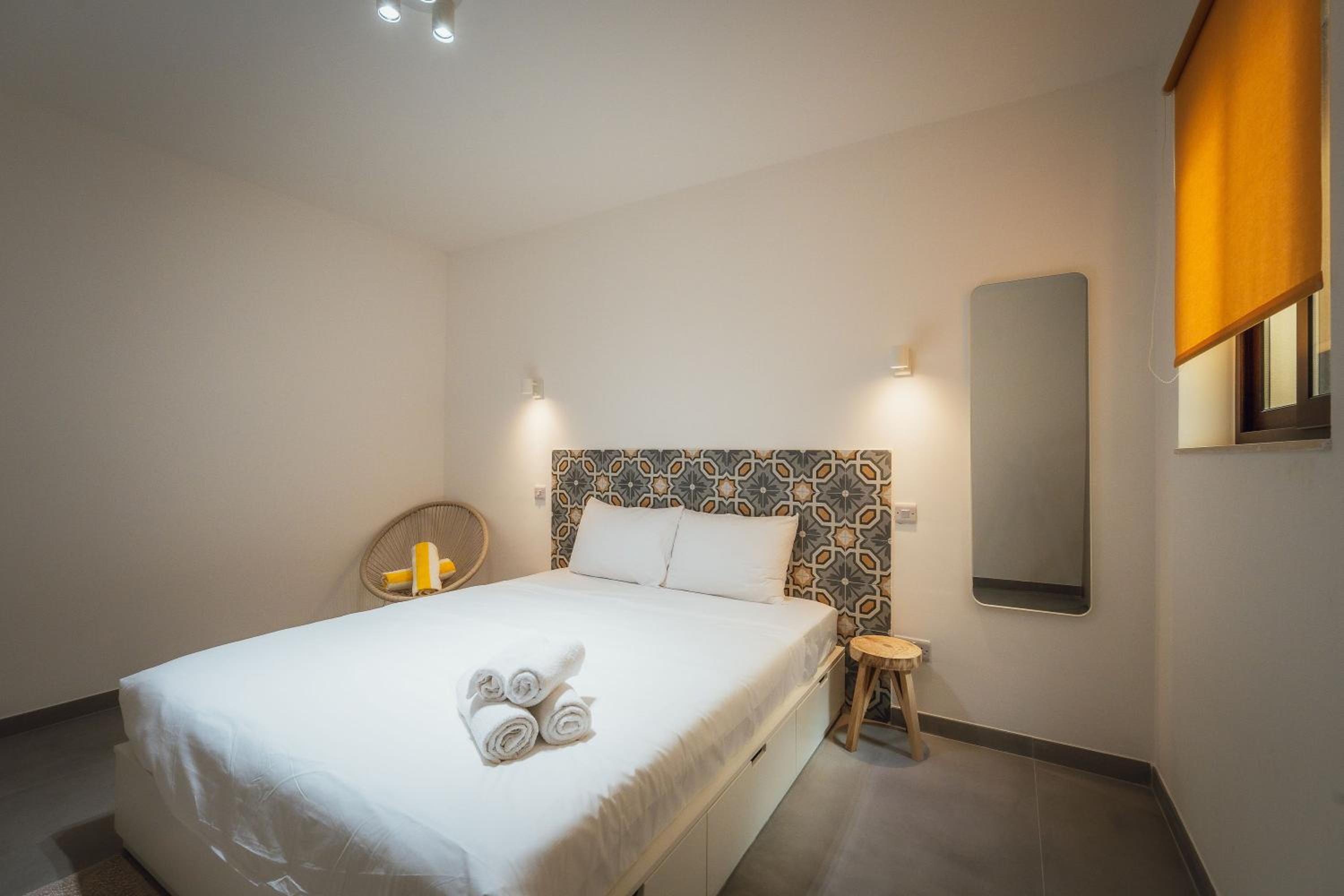 Qala Skyview Penthouse with Pool, Sunsets and BBQ Area
