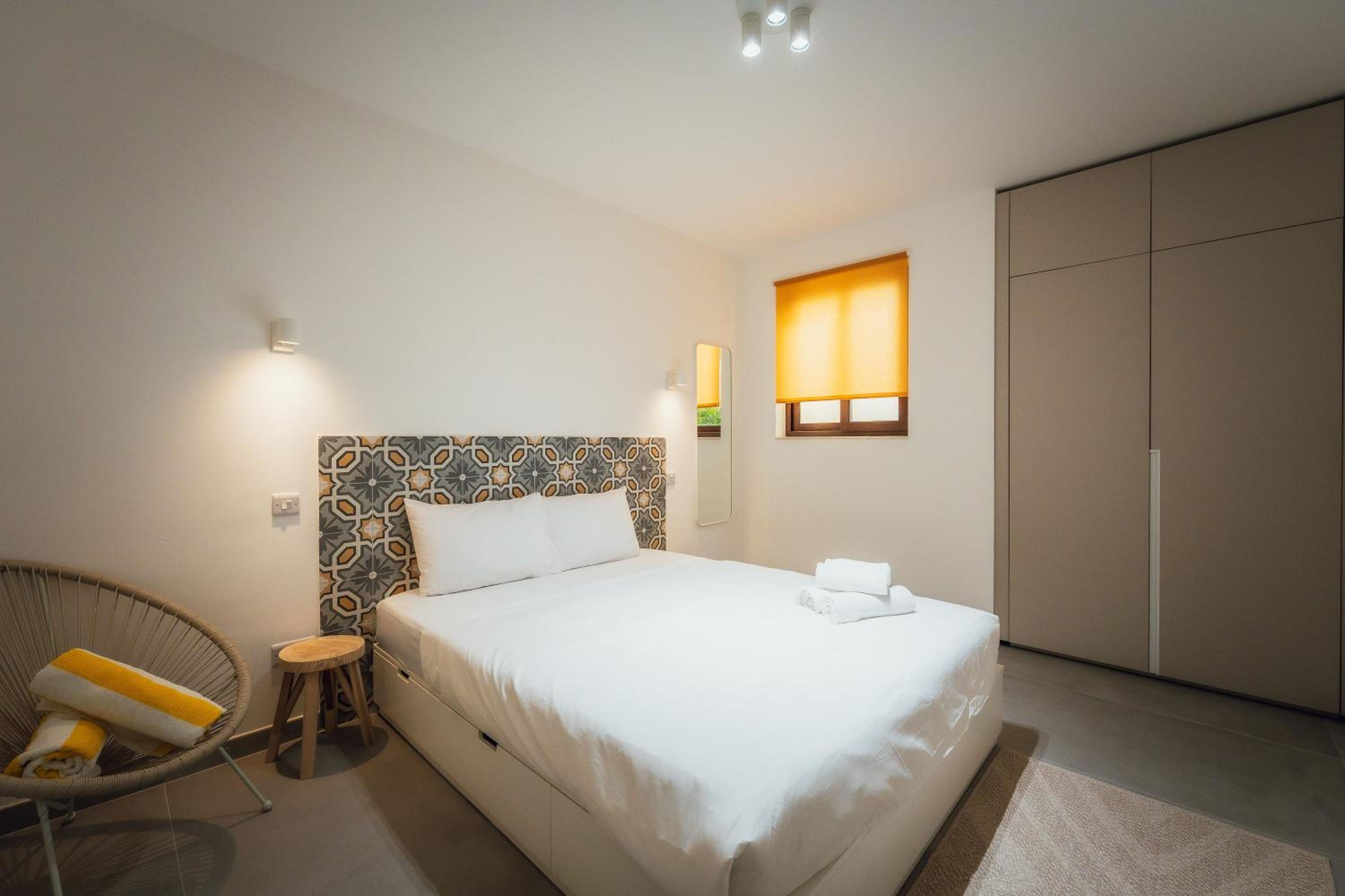 Qala Skyview Penthouse with Pool, Sunsets and BBQ Area