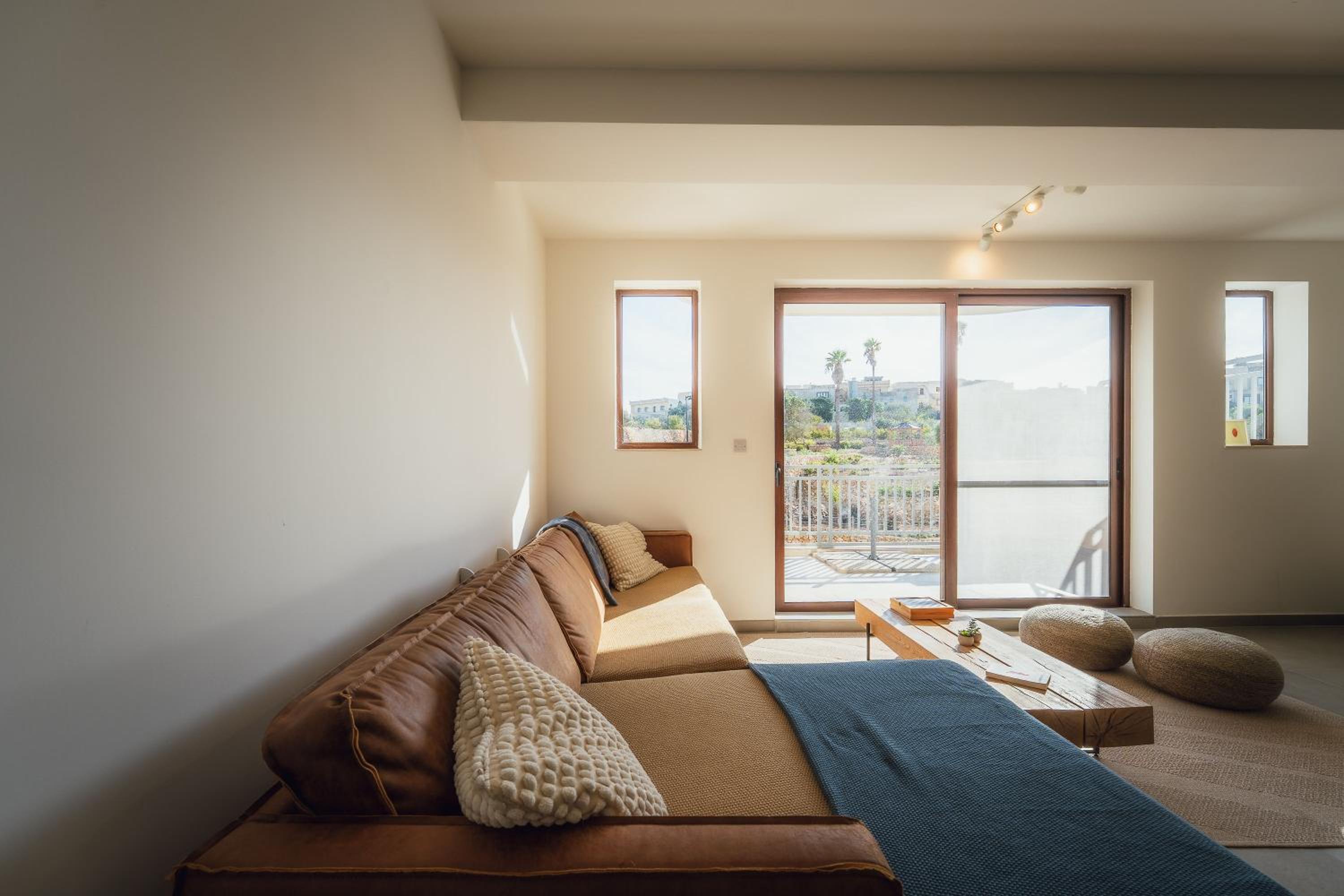 Qala Skyview Penthouse with Pool, Sunsets and BBQ Area