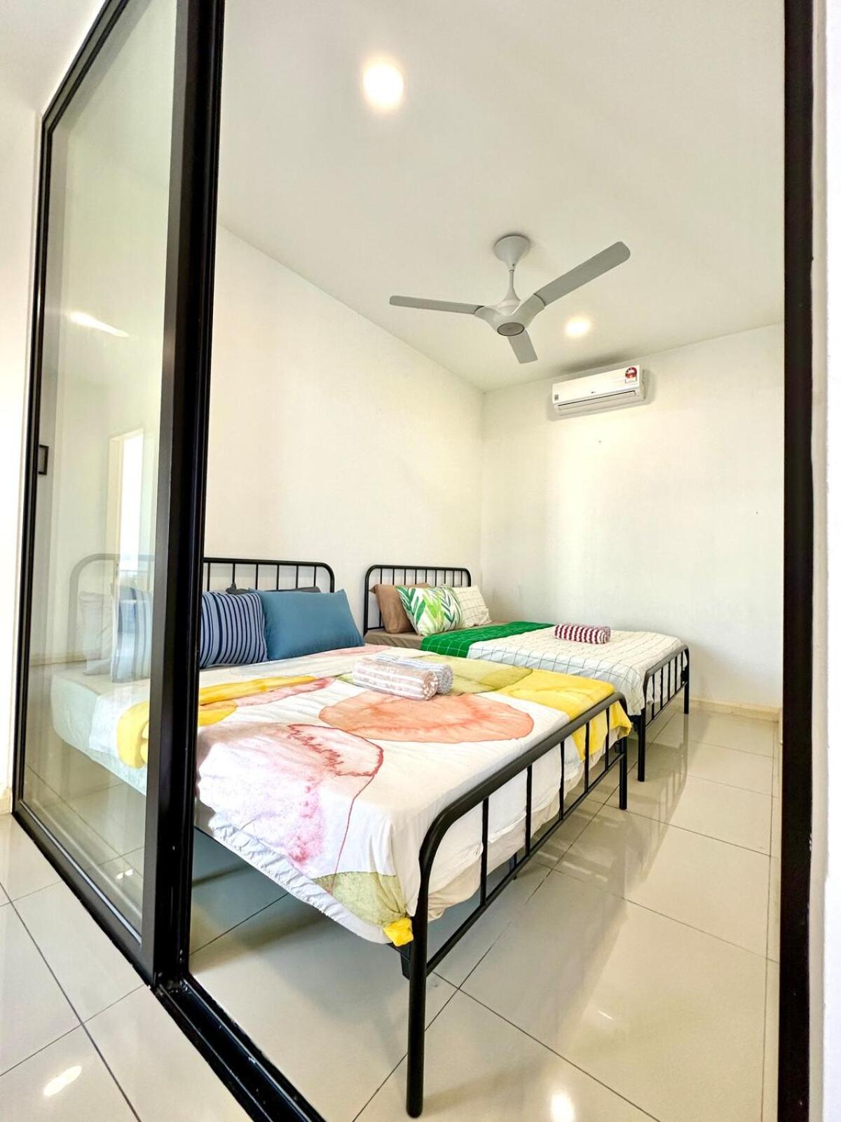 D'pristine 4 bedroom condo 1725 opposite Legoland and Medini mall