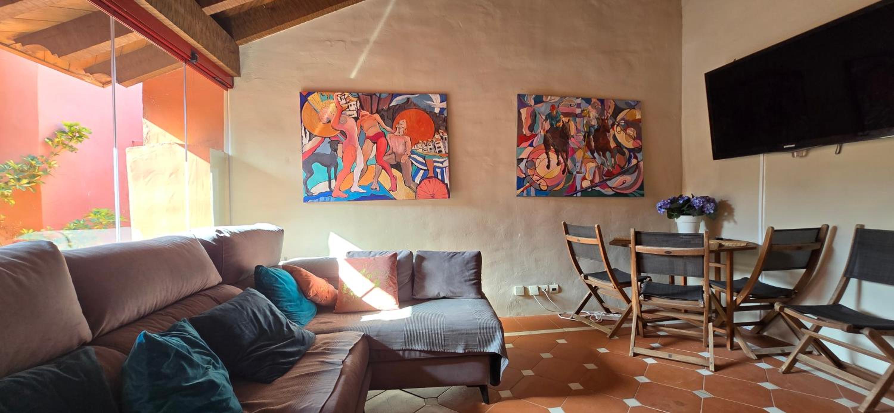 Beachside Penthouse Elviria 2 Bedrooms, pools open all year, gym & parking