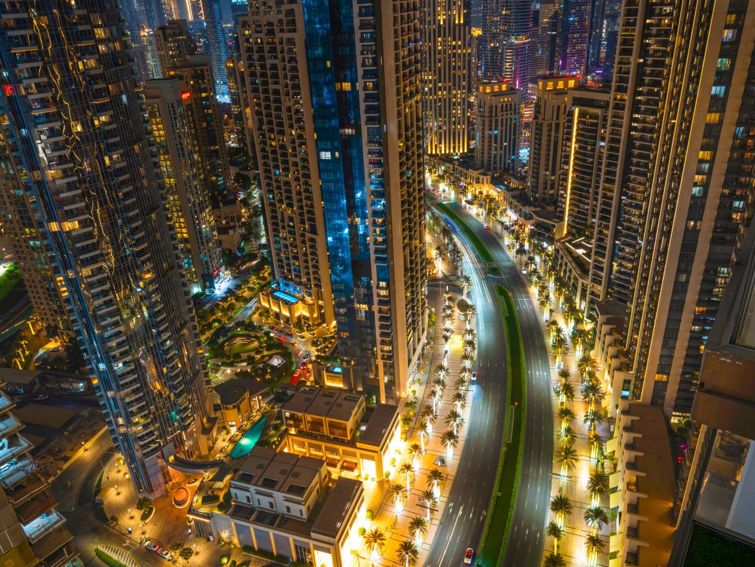 Luxury 1 Bedroom Apartment with partial Burj Khalifa View by Delujo Stays