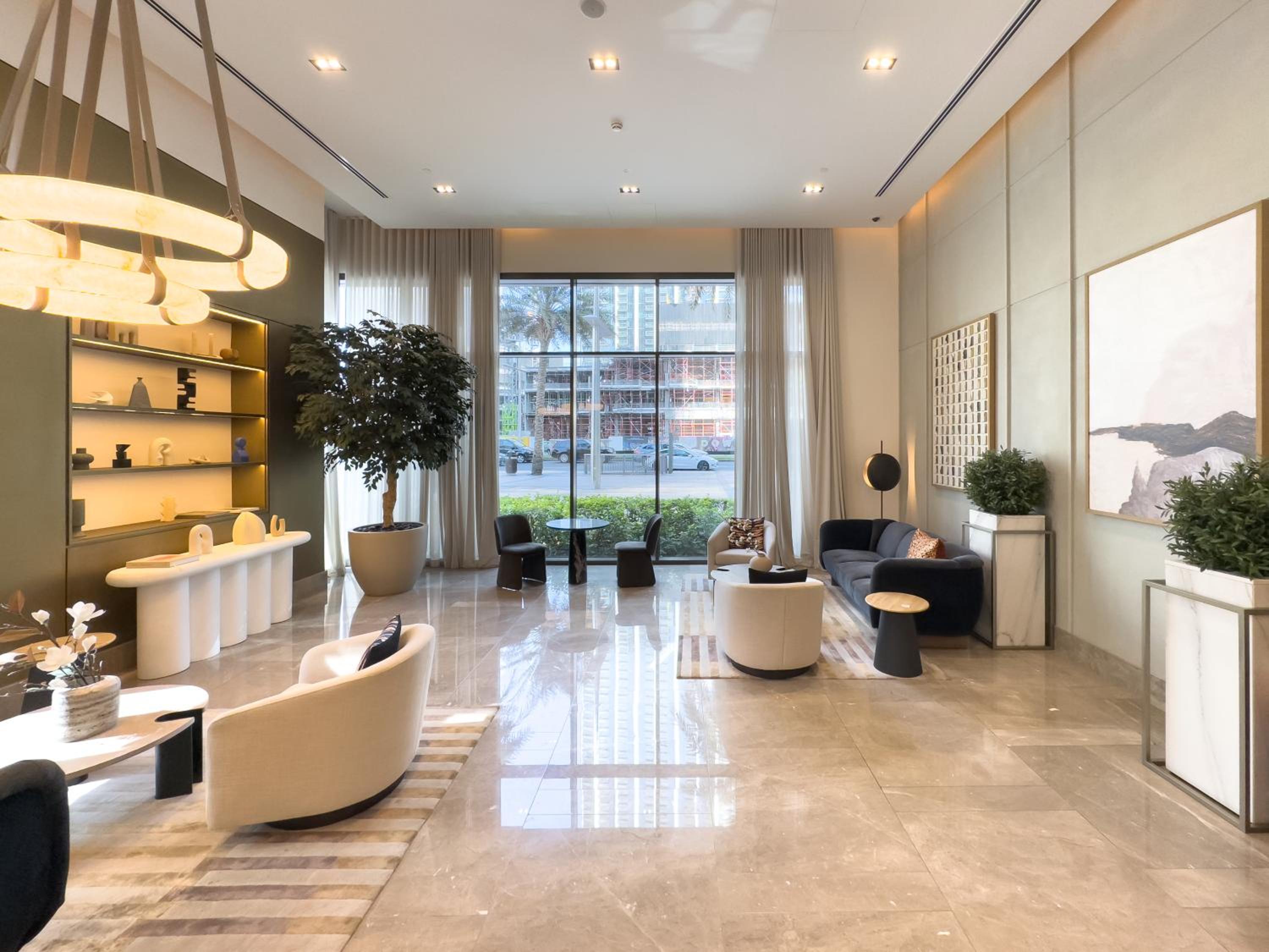 Luxury Two Bedroom Apartment with City & Pool View by Delujo Stays