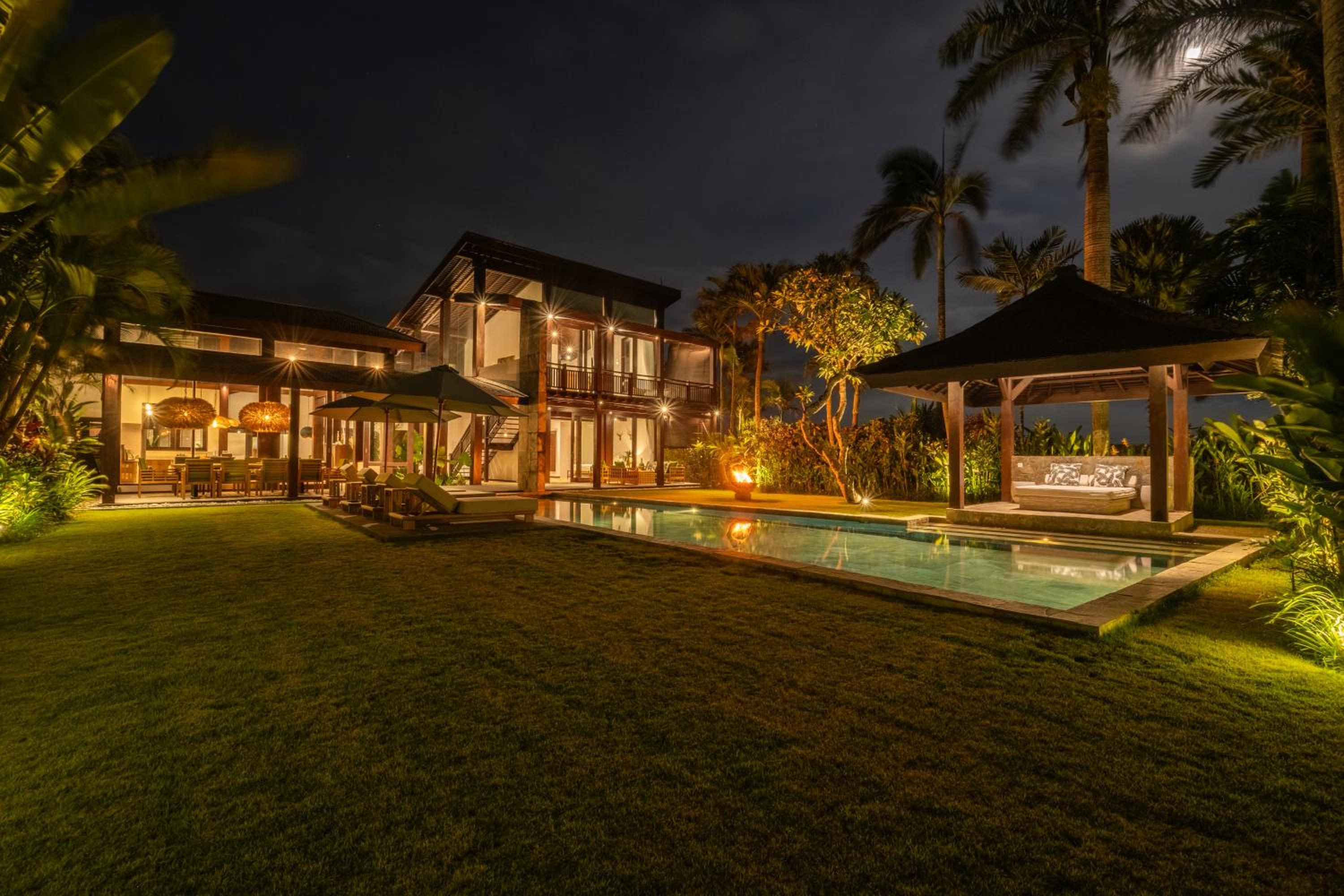 Oceanfront Luxury Villa in Beraban with Private Pool