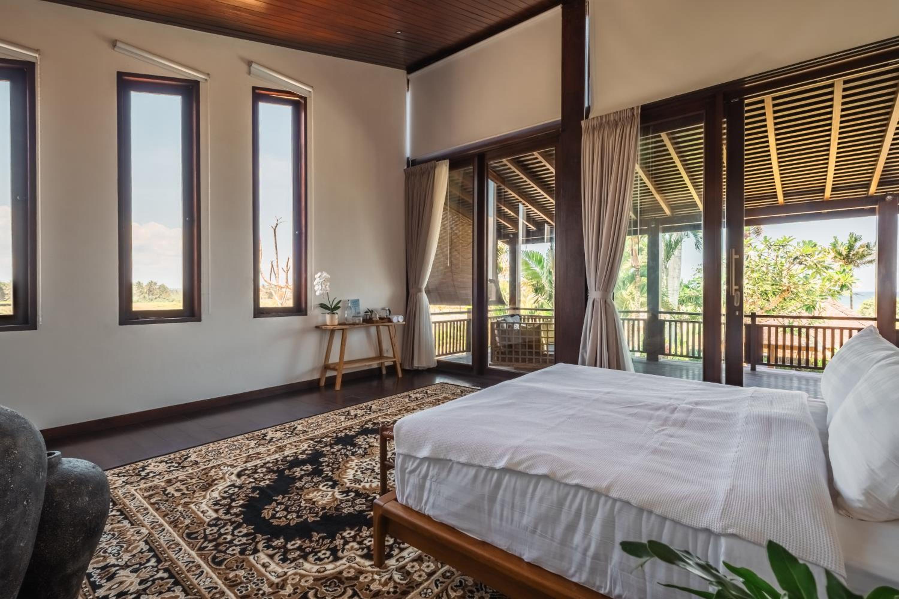 Oceanfront Luxury Villa in Beraban with Private Pool