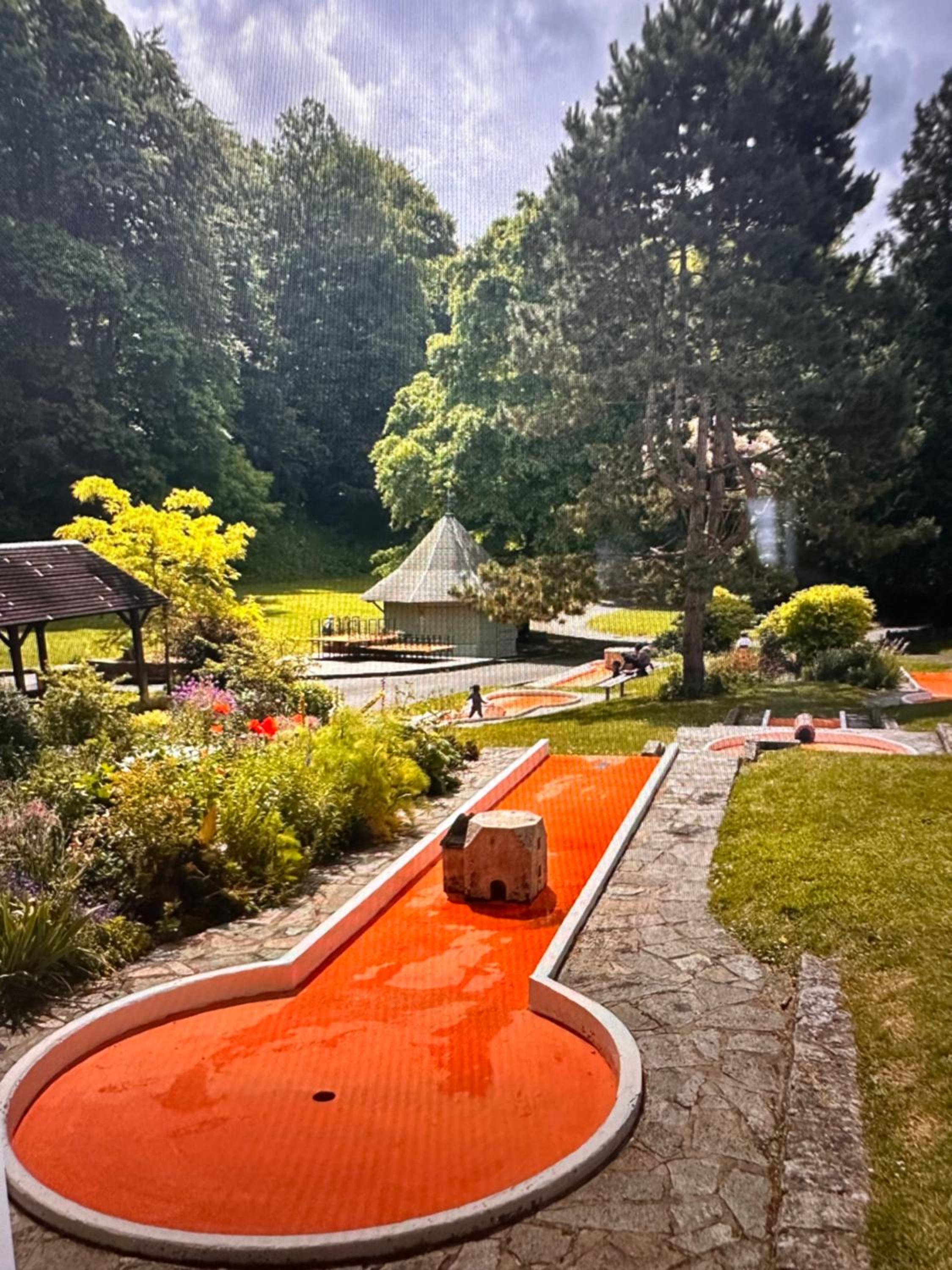 Les Libellules Appartement avec baignoire spa à Dinan Lanvallay