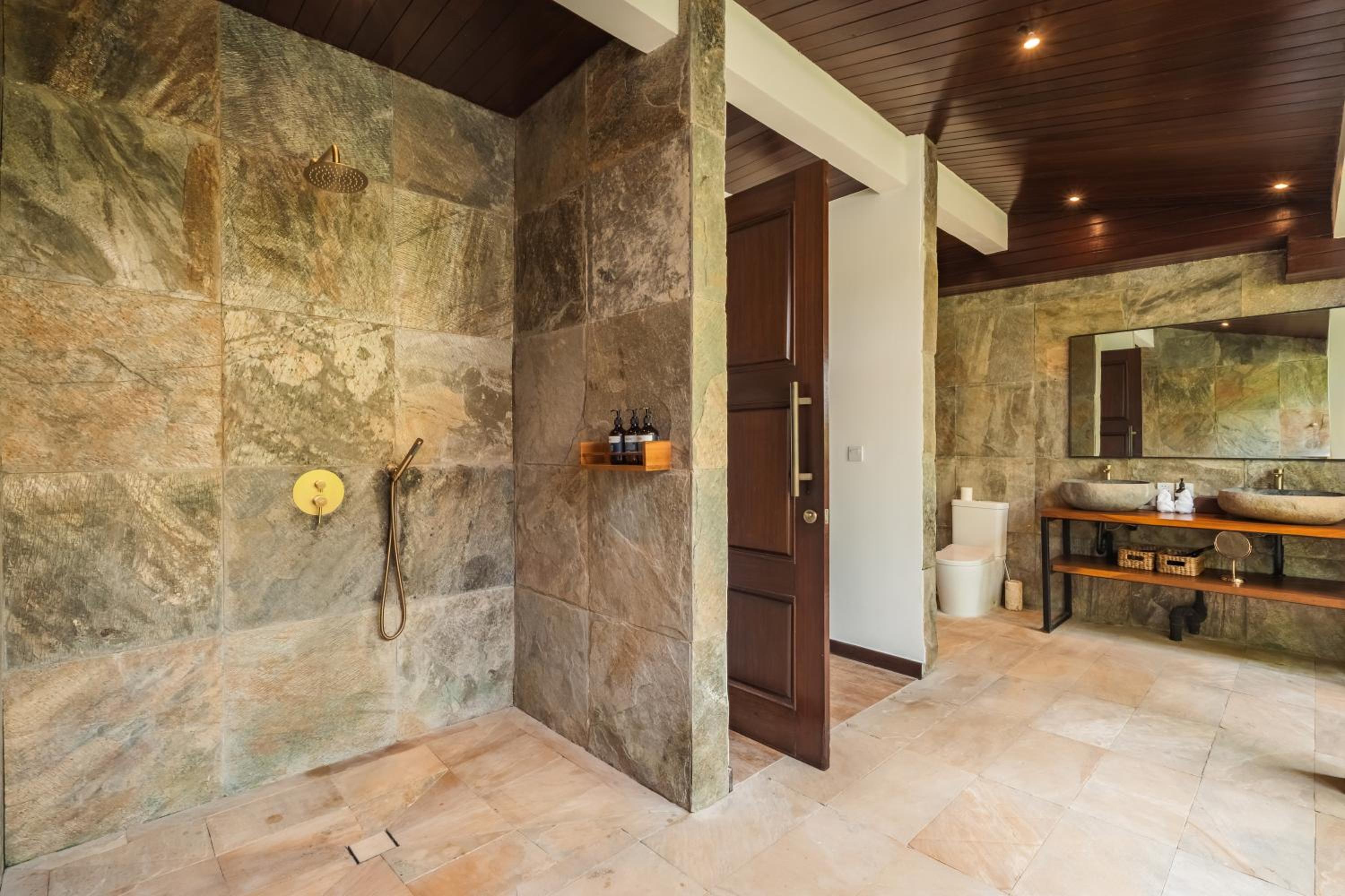 Oceanfront Luxury Villa in Beraban with Private Pool