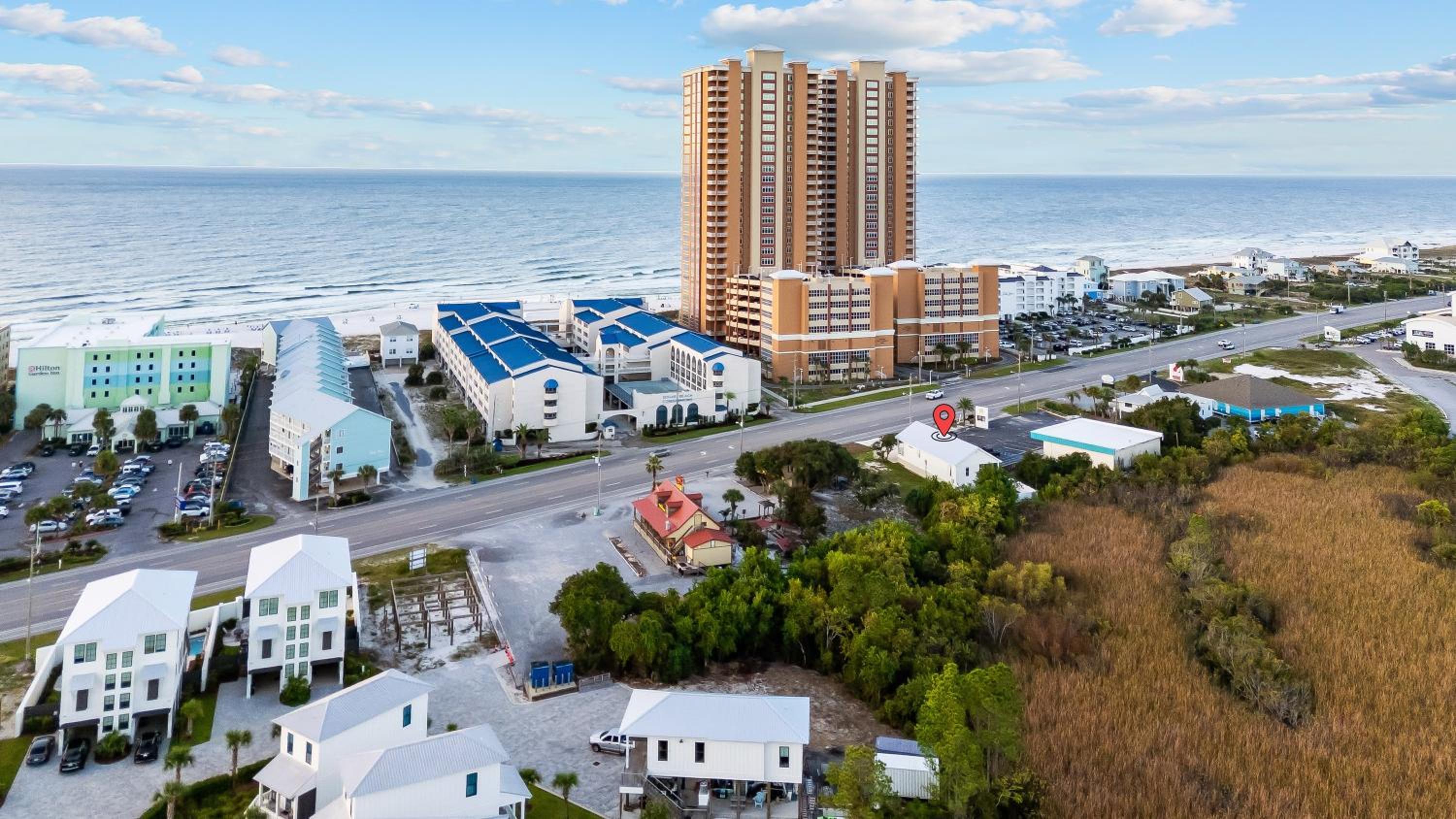 Luxury 4BR, Across street from beach, Sleeps 10!