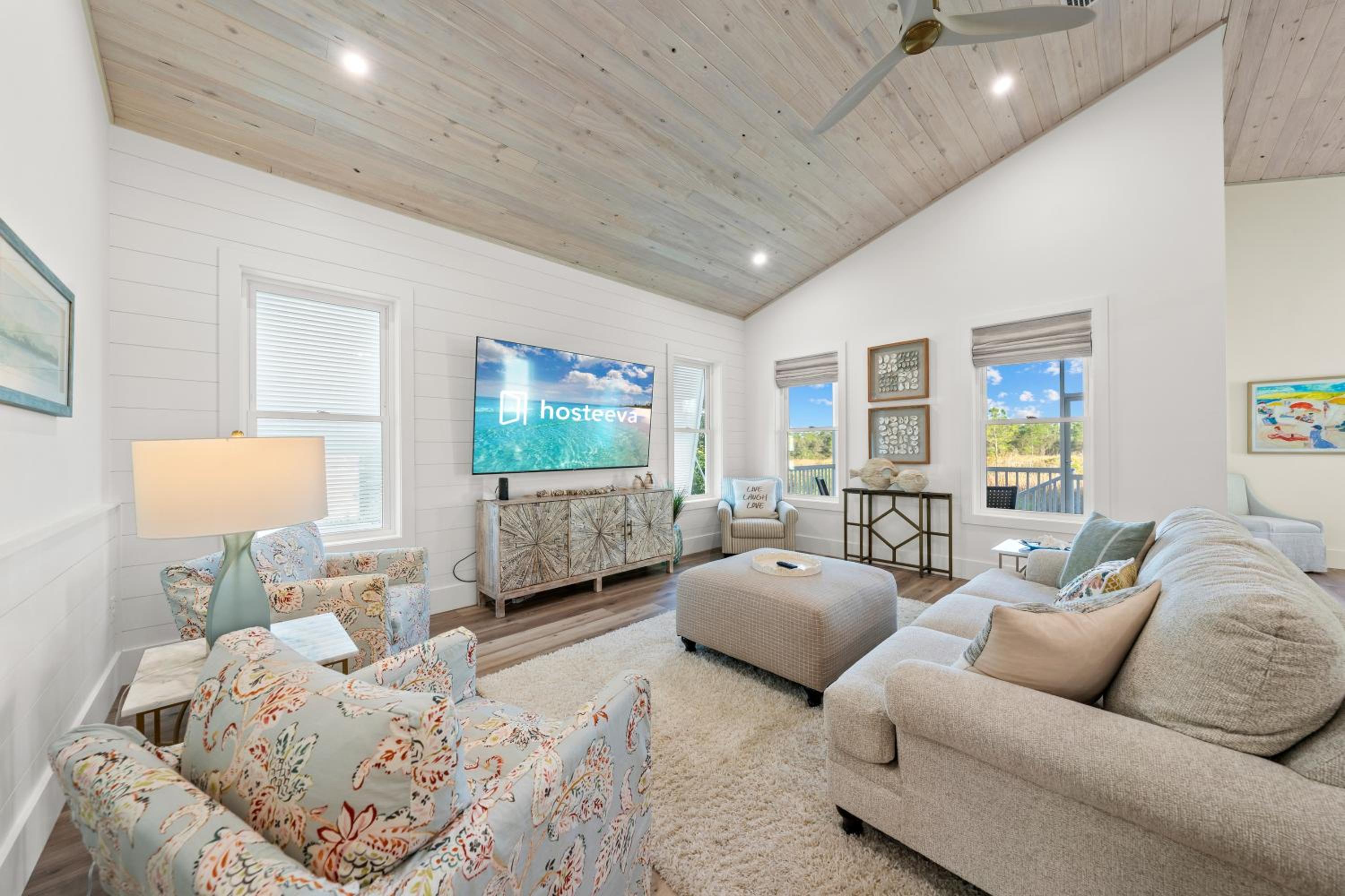Luxury 4BR, Across street from beach, Sleeps 10!