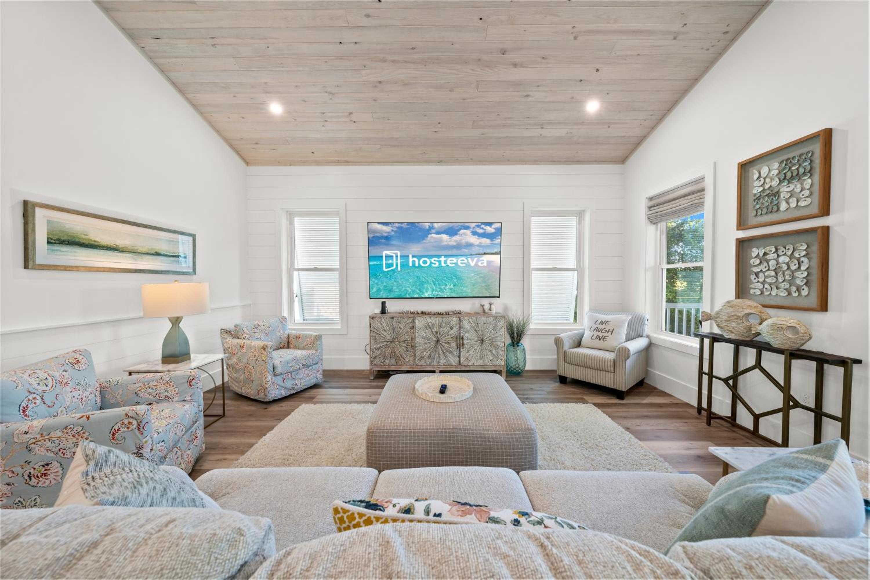 Luxury 4BR, Across street from beach, Sleeps 10!