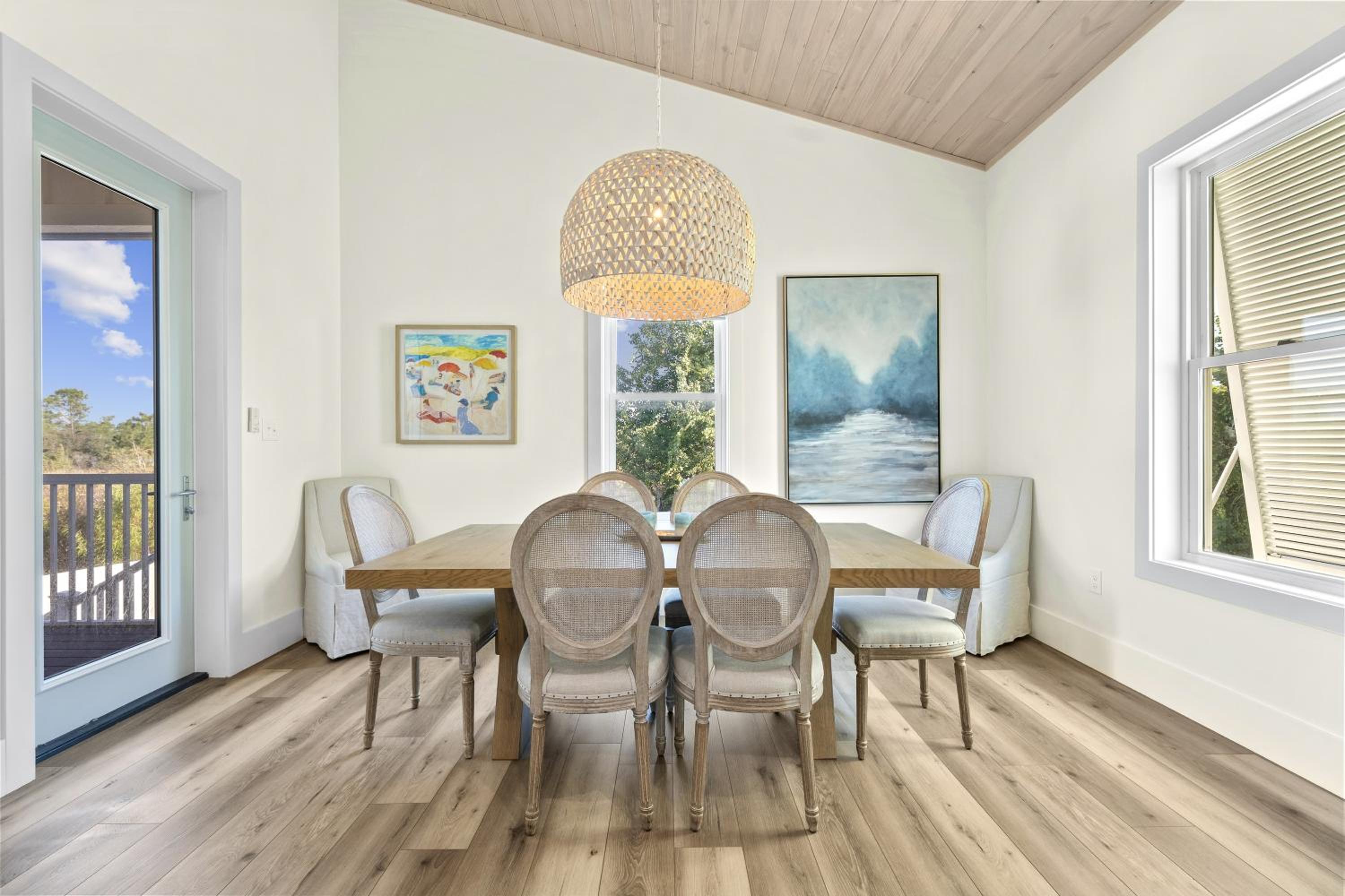 Luxury 4BR, Across street from beach, Sleeps 10!