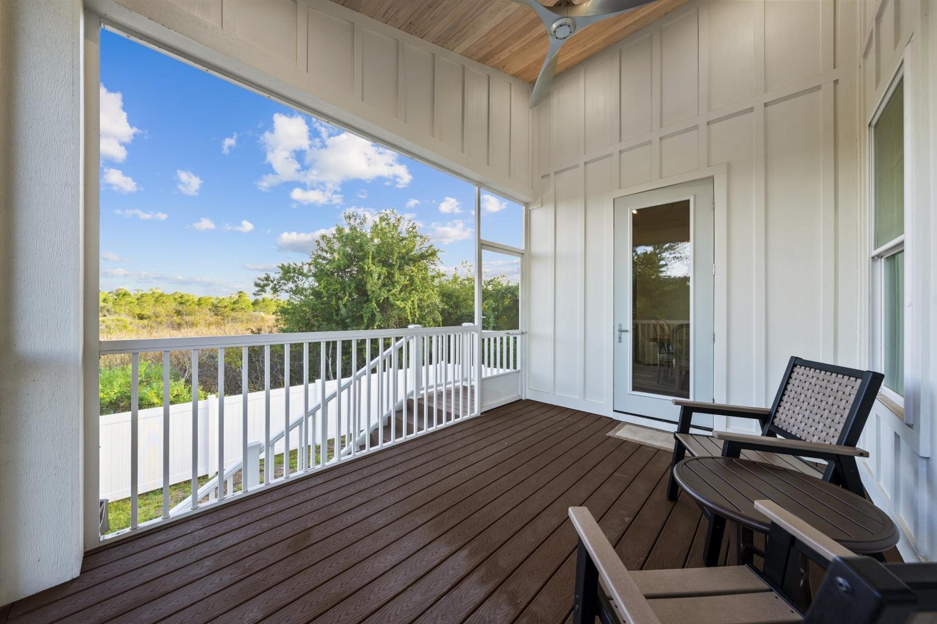 Luxury 4BR, Across street from beach, Sleeps 10!