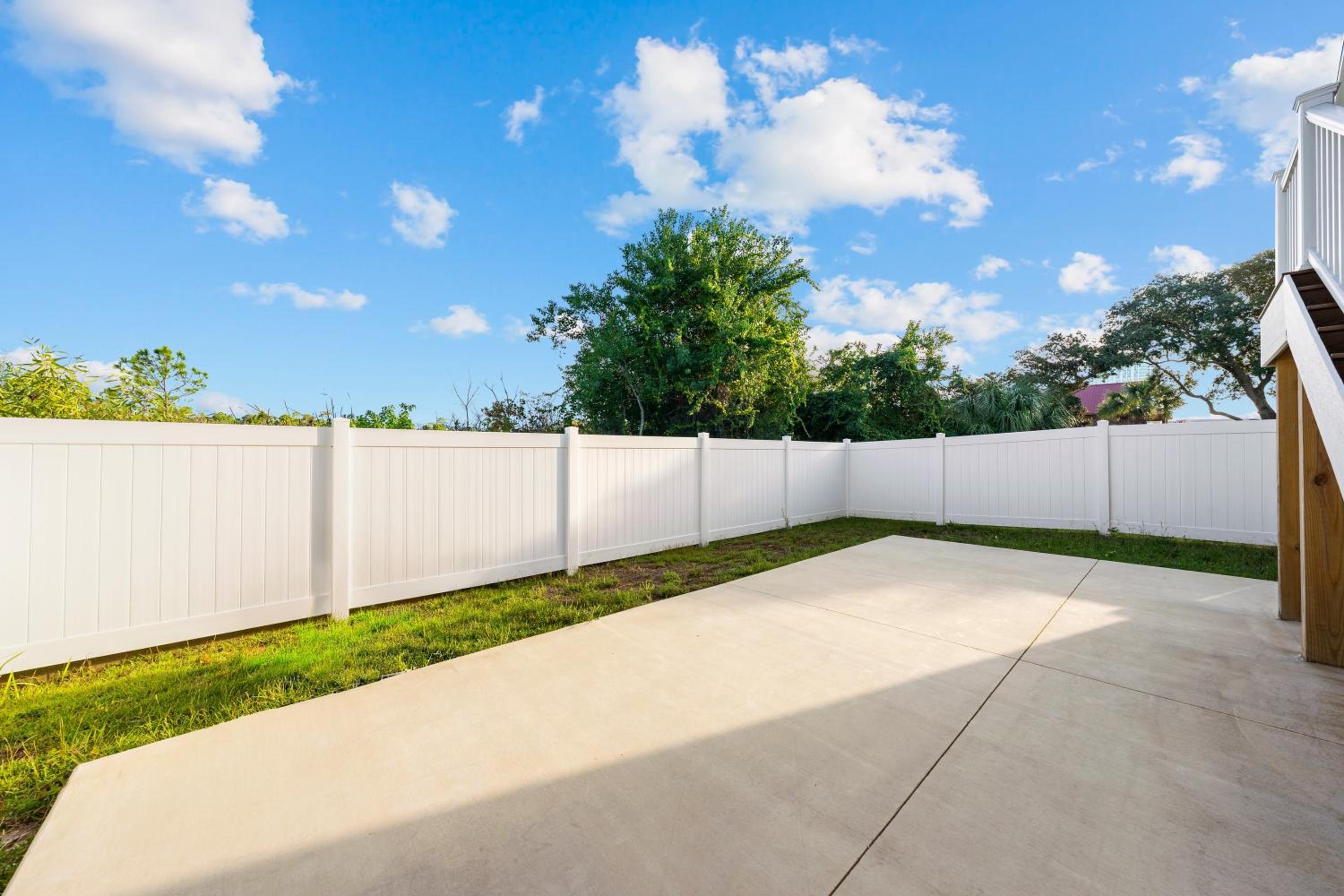 Luxury 4BR, Across street from beach, Sleeps 10!