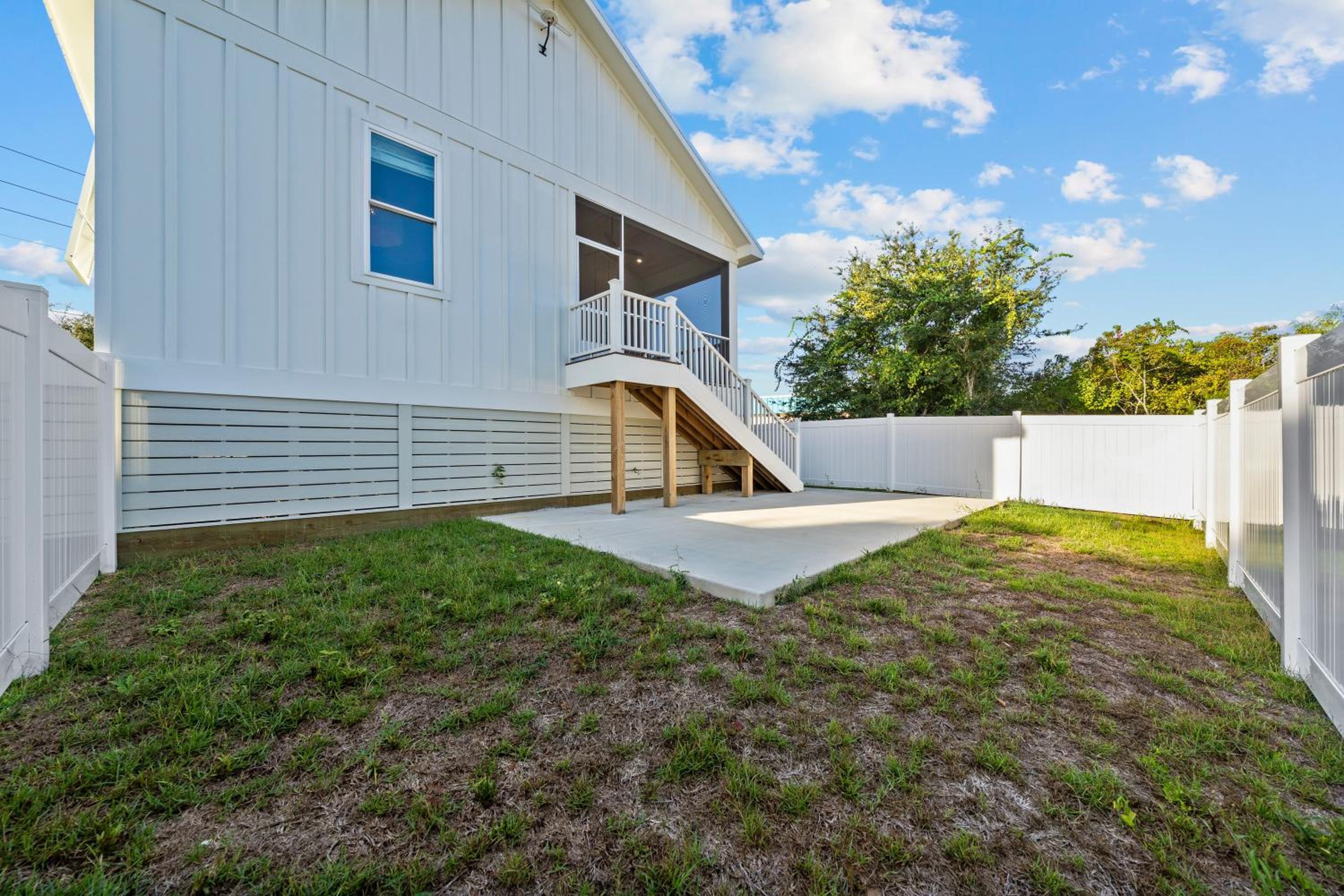 Luxury 4BR, Across street from beach, Sleeps 10!