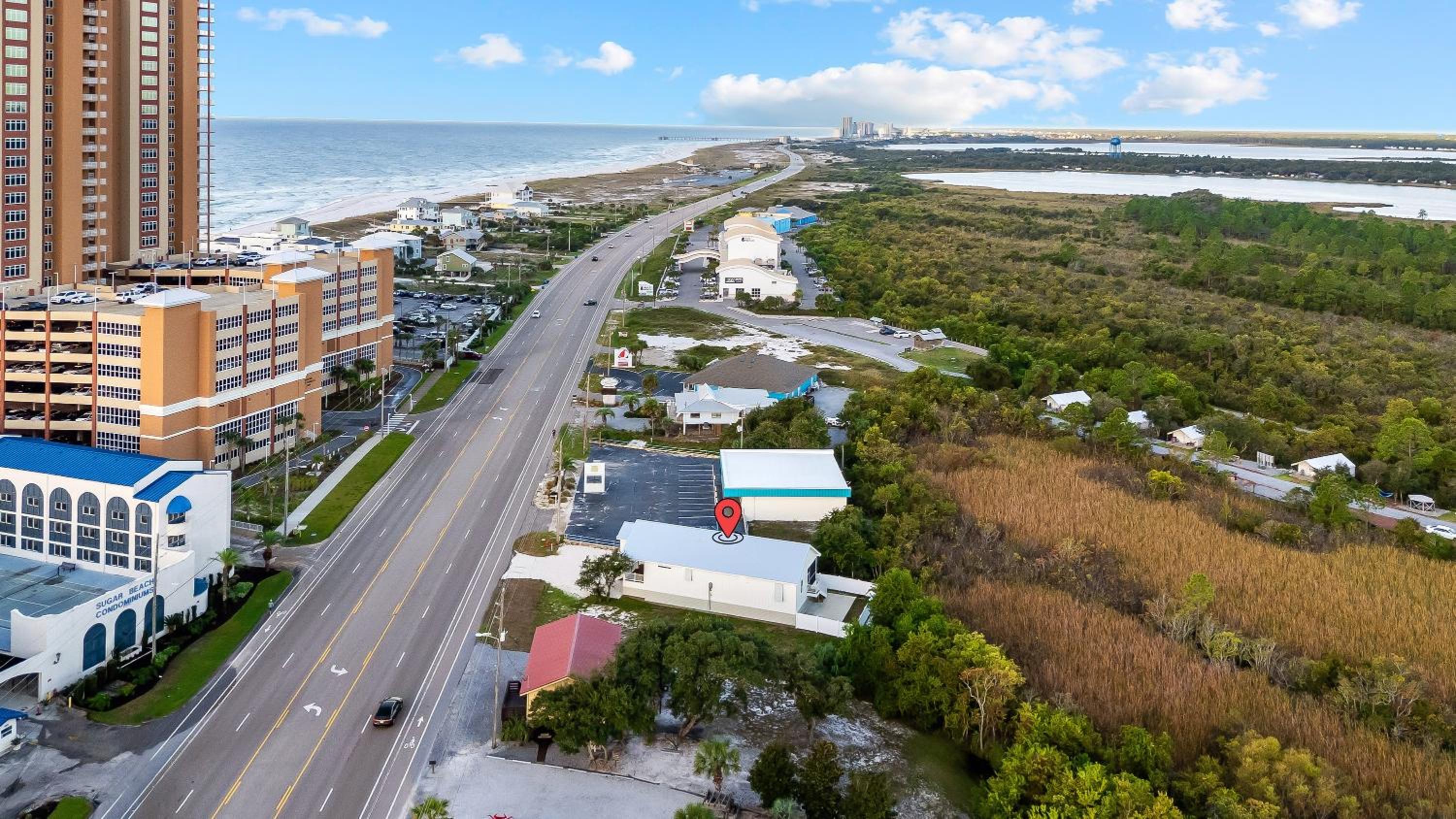 Luxury 4BR, Across street from beach, Sleeps 10!