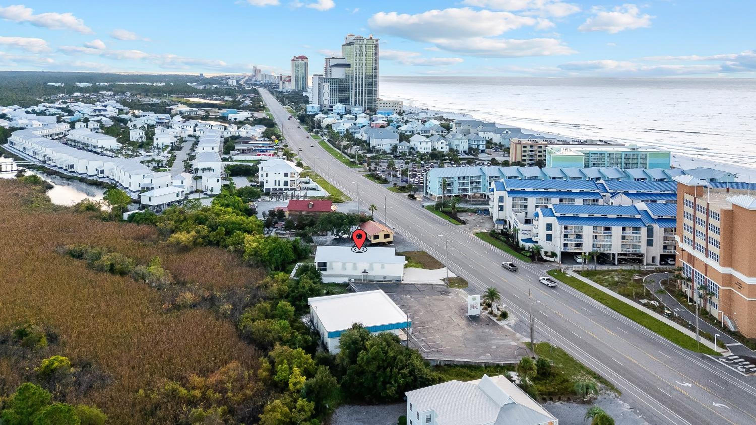 Luxury 4BR, Across street from beach, Sleeps 10!