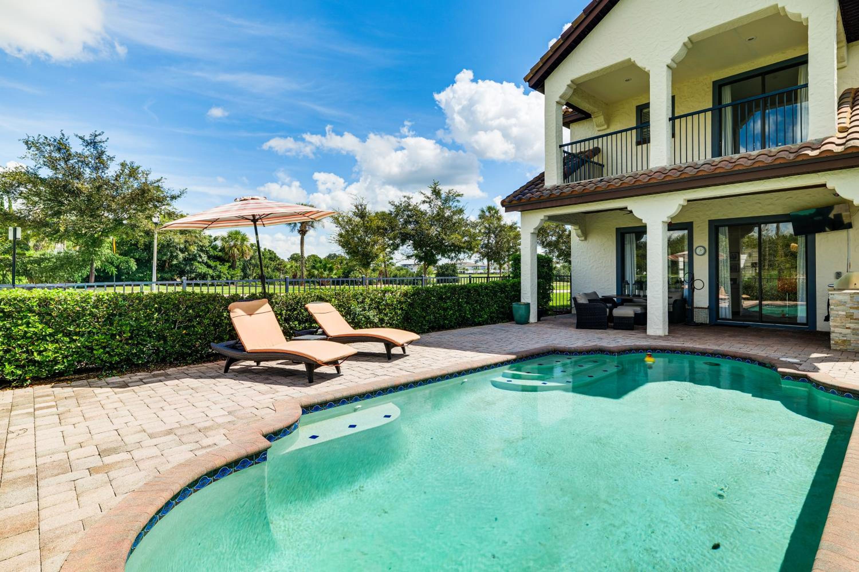 Pets Welcome, Golf Course Views Reunion Retreat