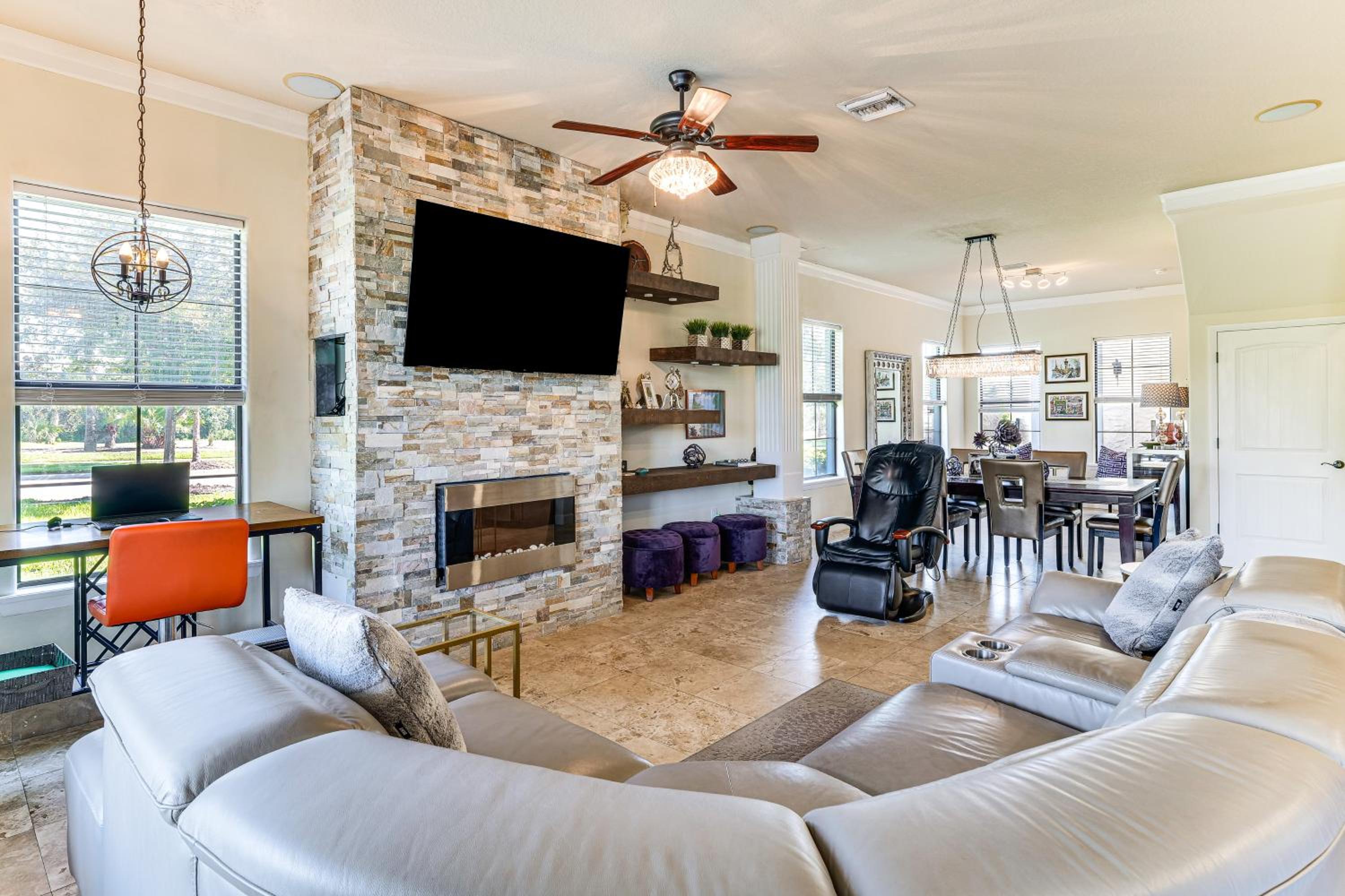 Pets Welcome, Golf Course Views Reunion Retreat