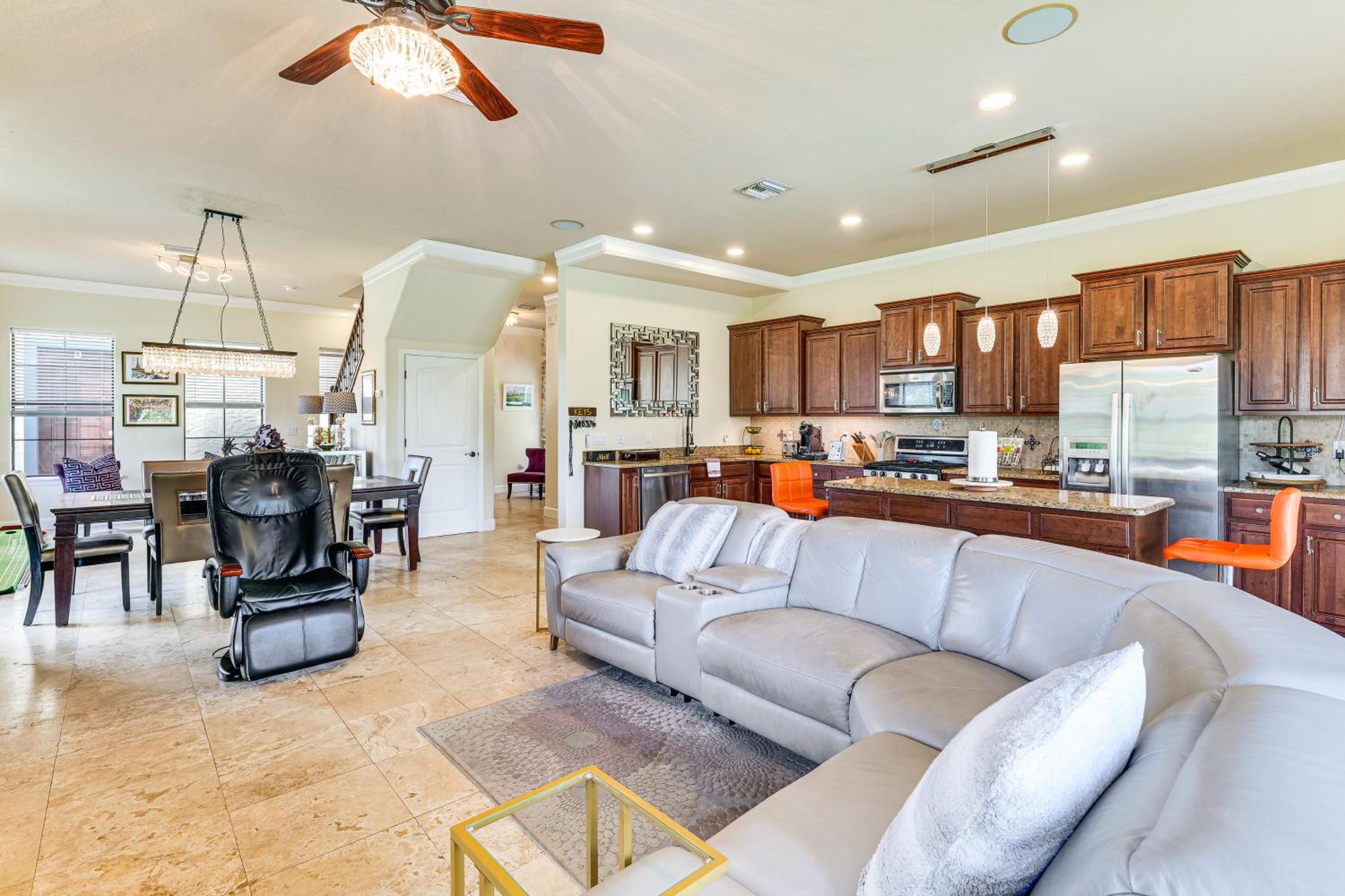 Pets Welcome, Golf Course Views Reunion Retreat