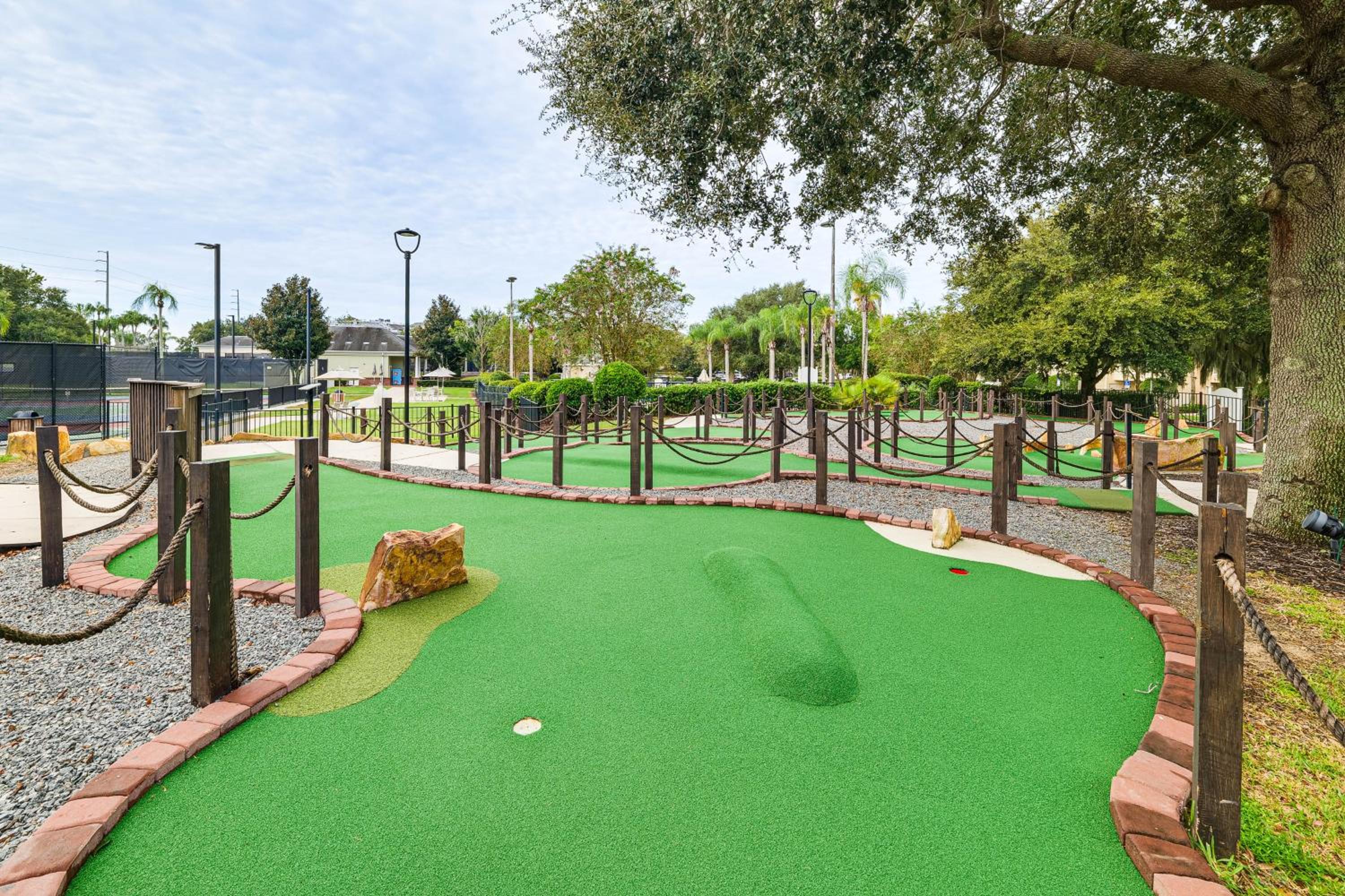 Pets Welcome, Golf Course Views Reunion Retreat