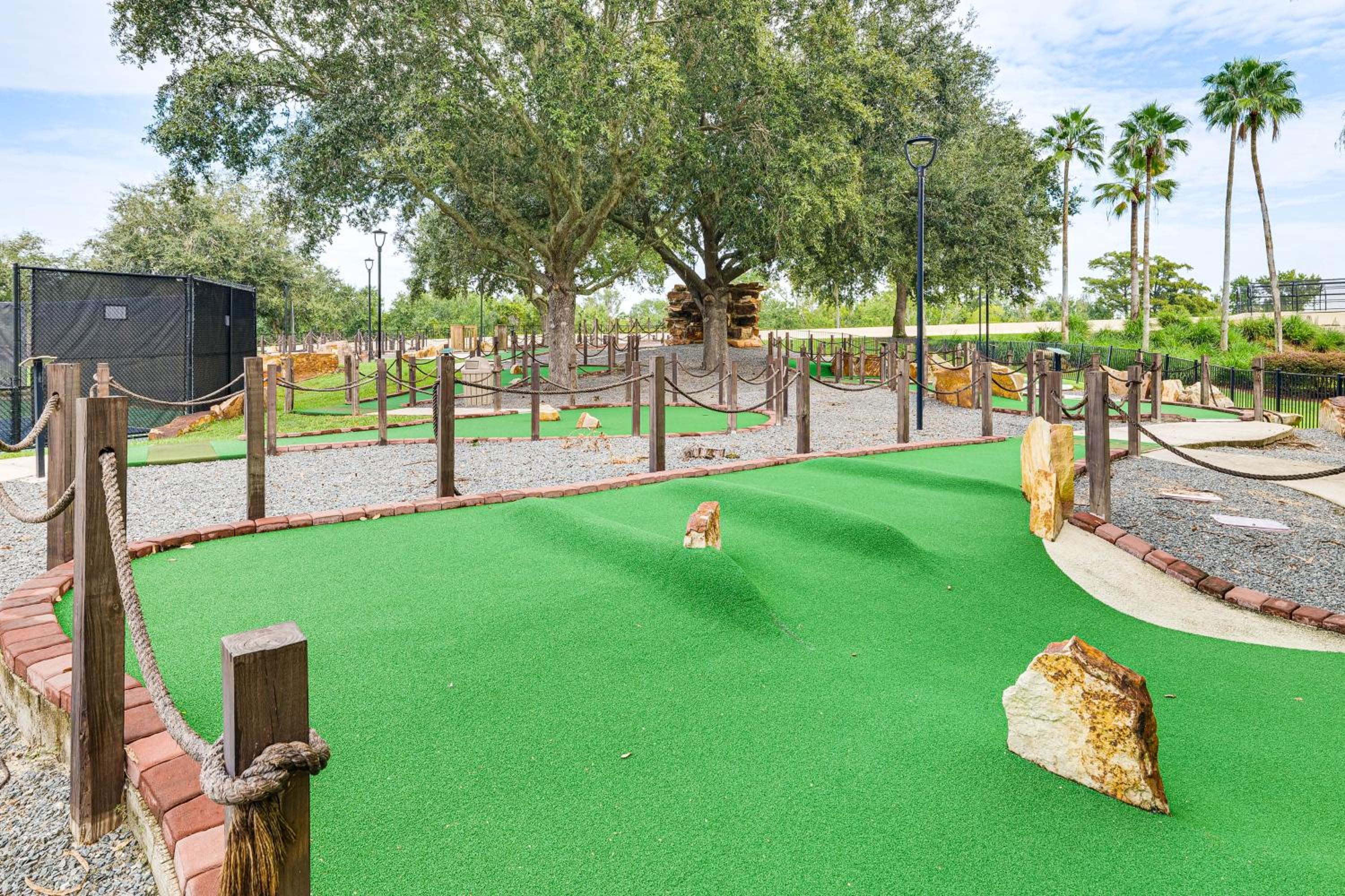 Pets Welcome, Golf Course Views Reunion Retreat