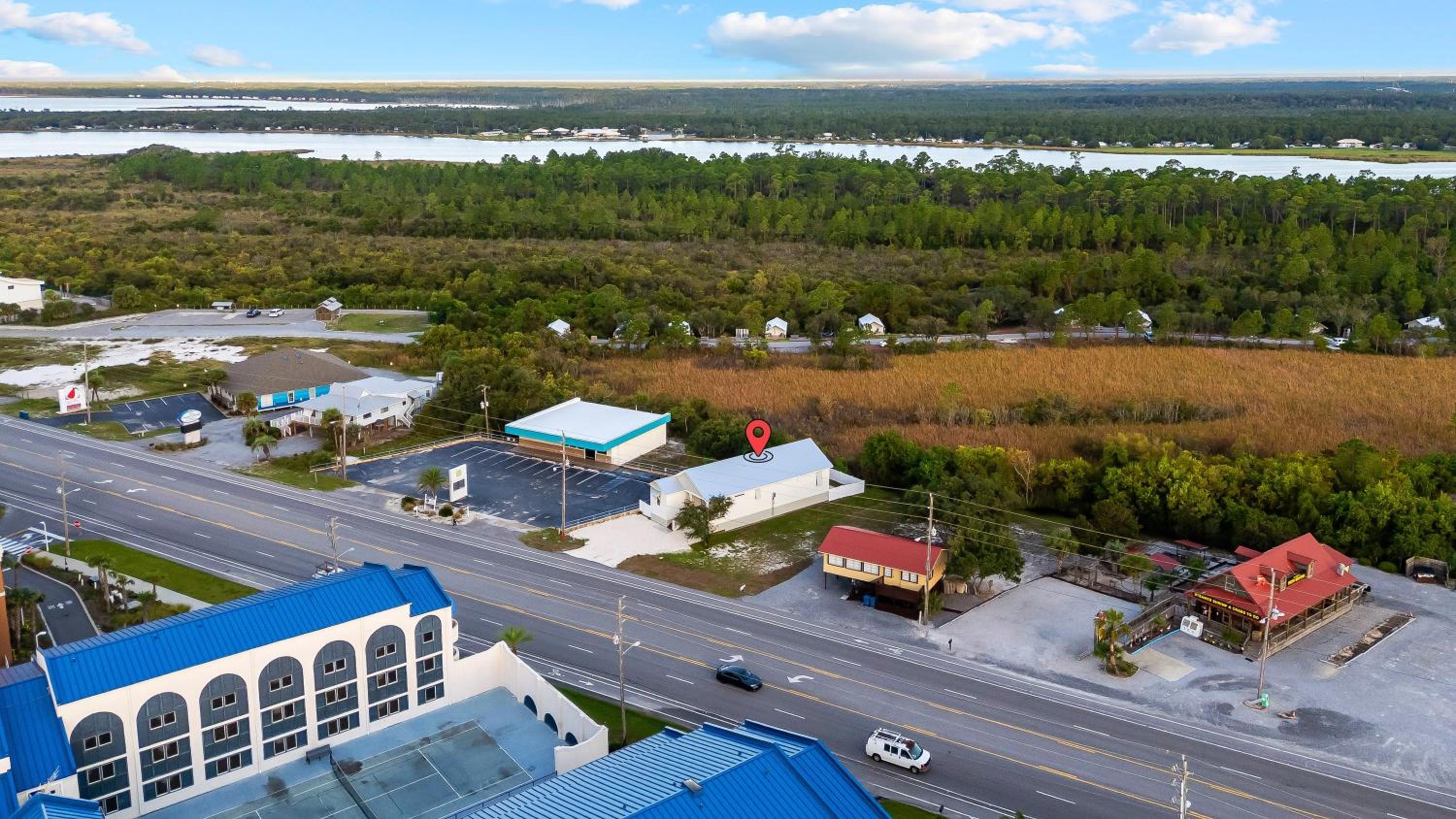 Luxury 4BR, Across street from beach, Sleeps 10!