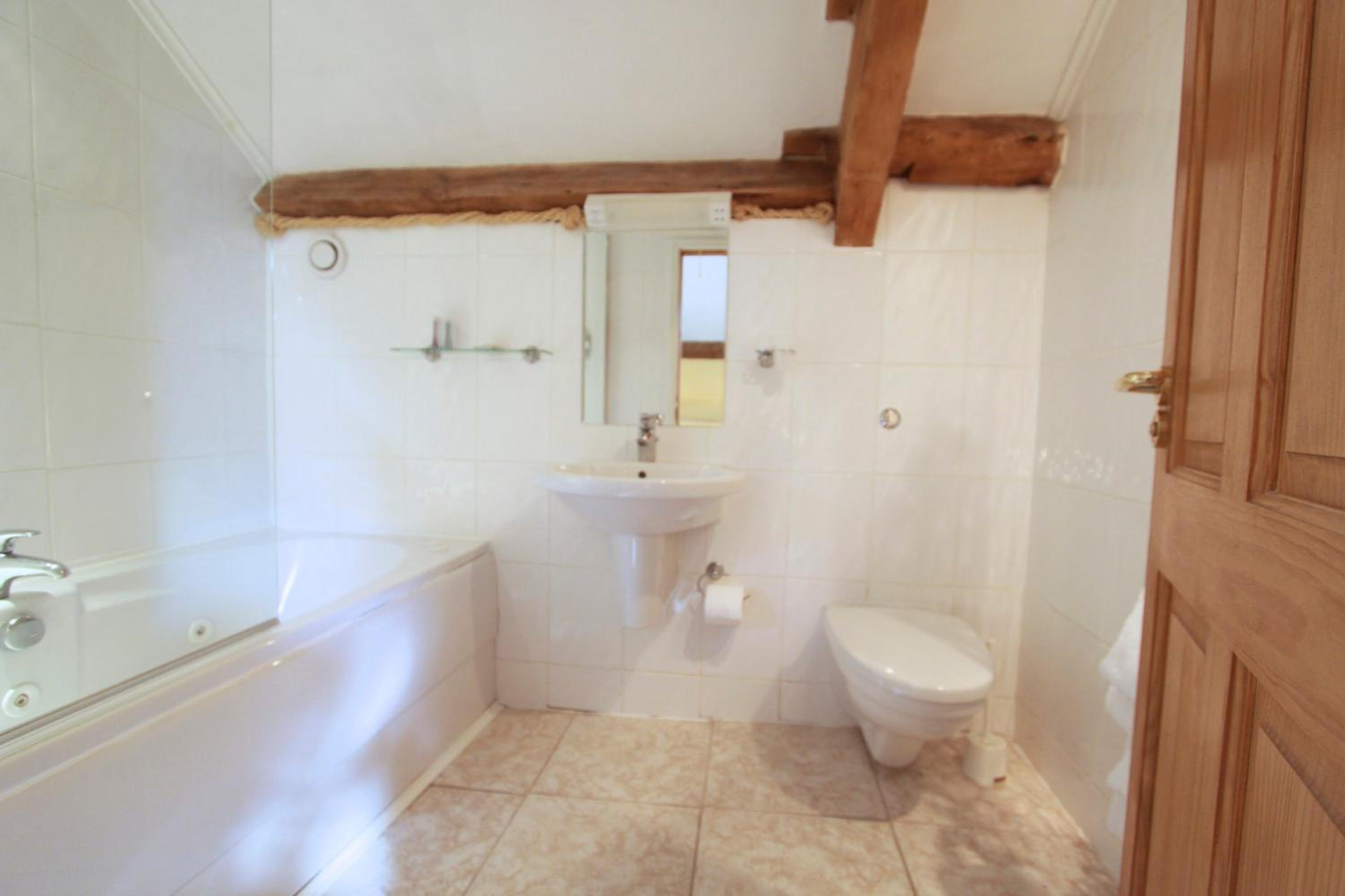 Haltwhistle Vacations - Centre Of Britain Hotel - Property Image 10