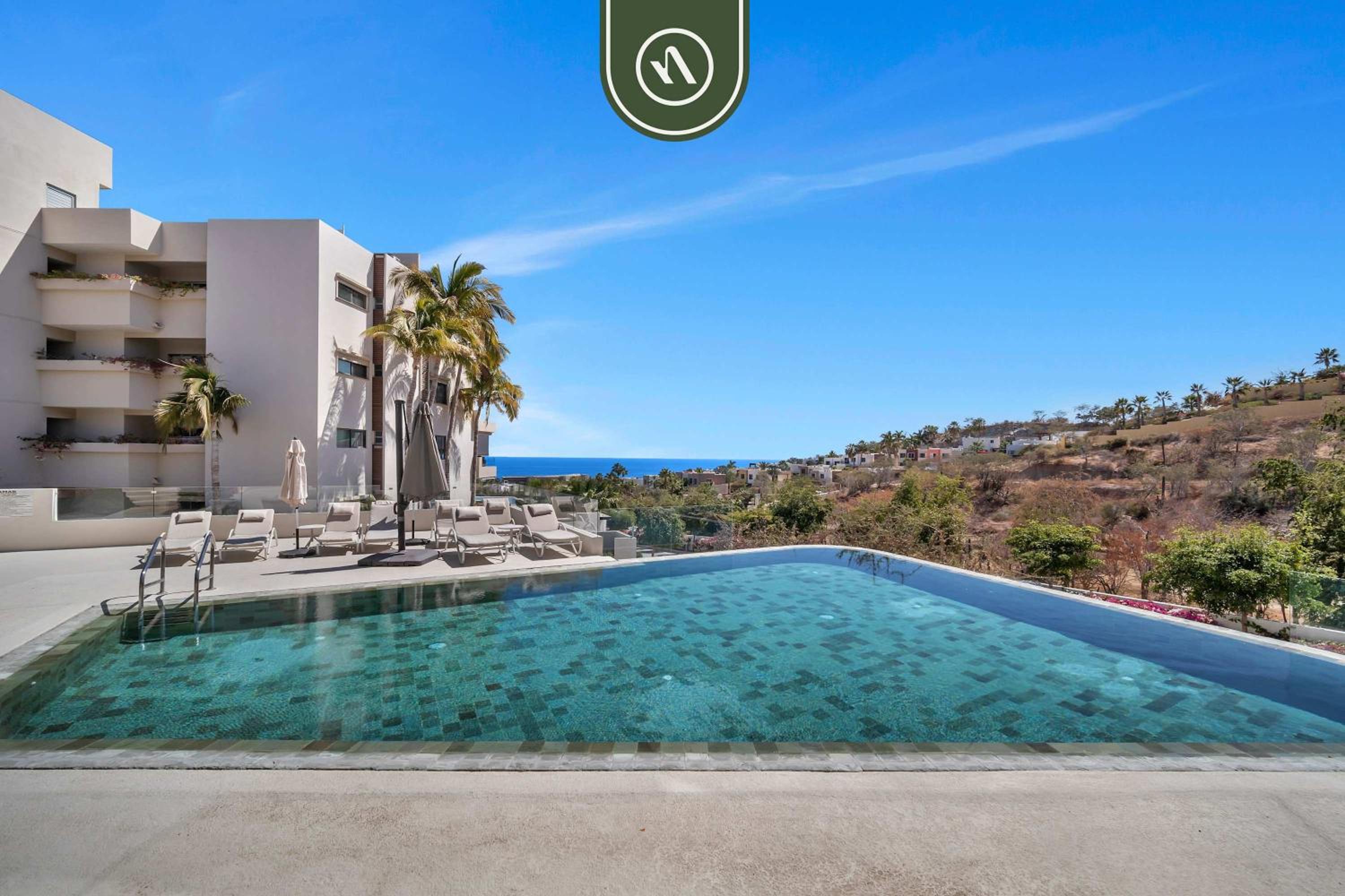Oceanview 3 BR Condo - Pool - View of the Desert