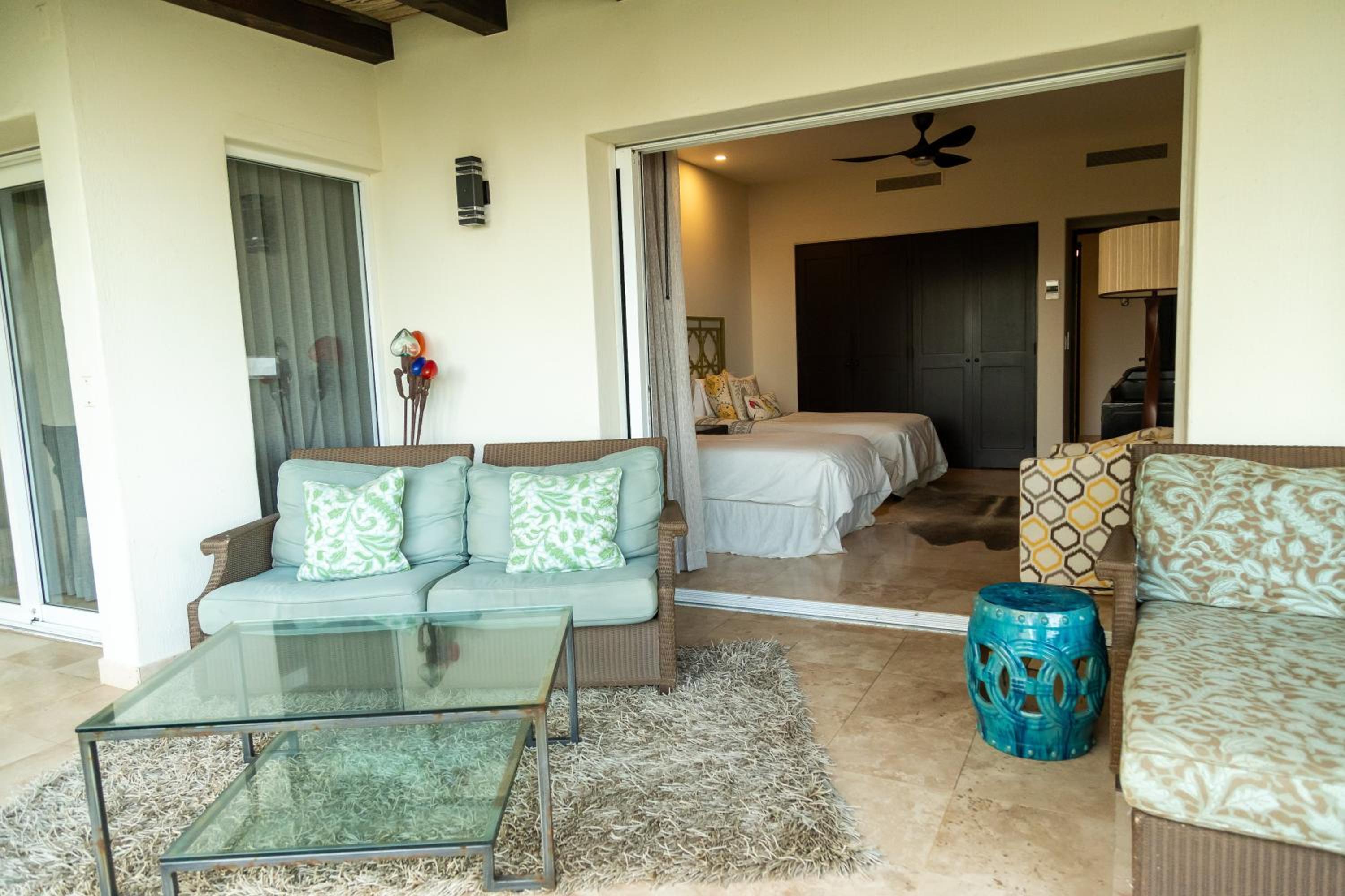 Tortuga Bay TBB 2102