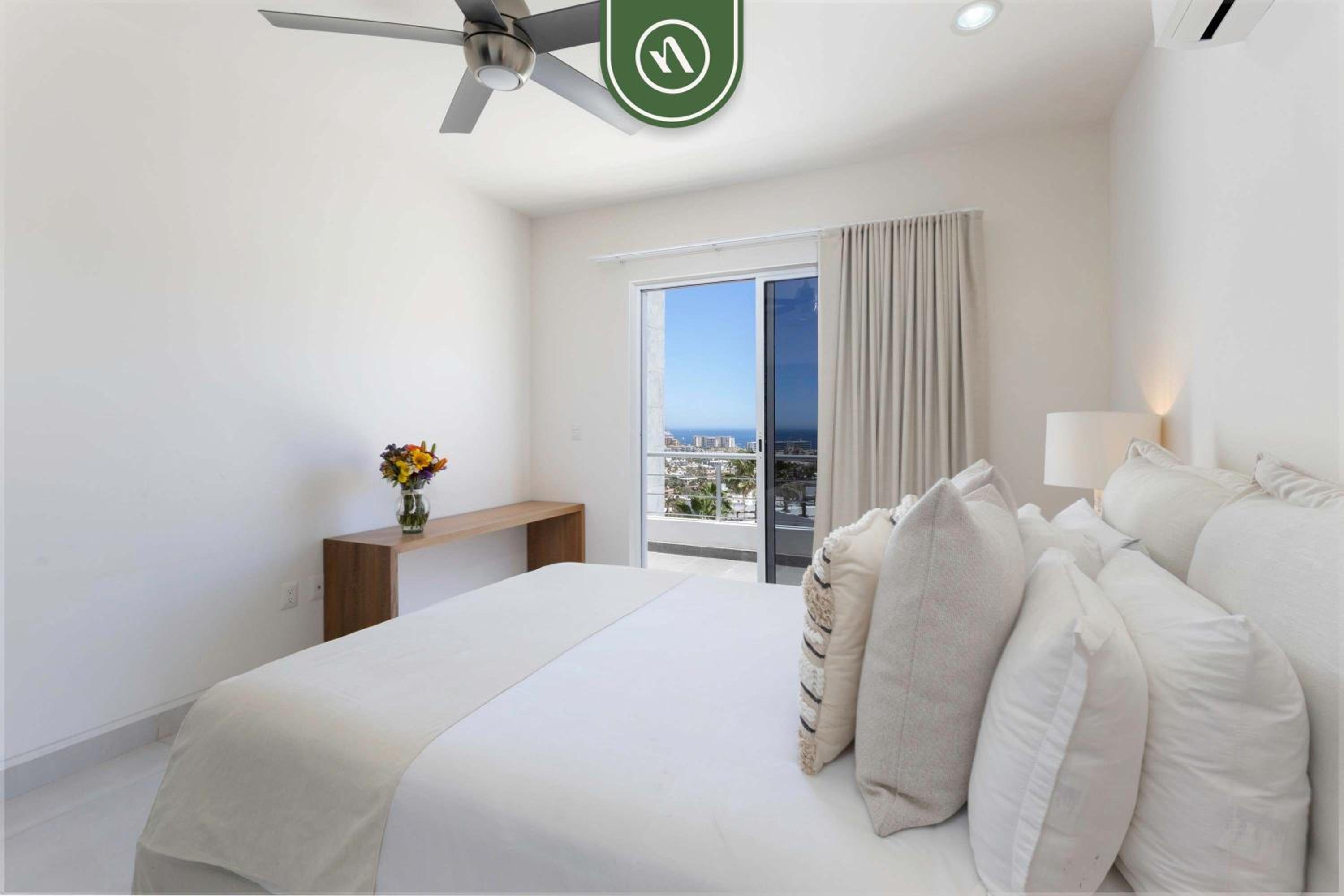 Brand New 3 BR Penthouse - Oceanview Rooftop Pool