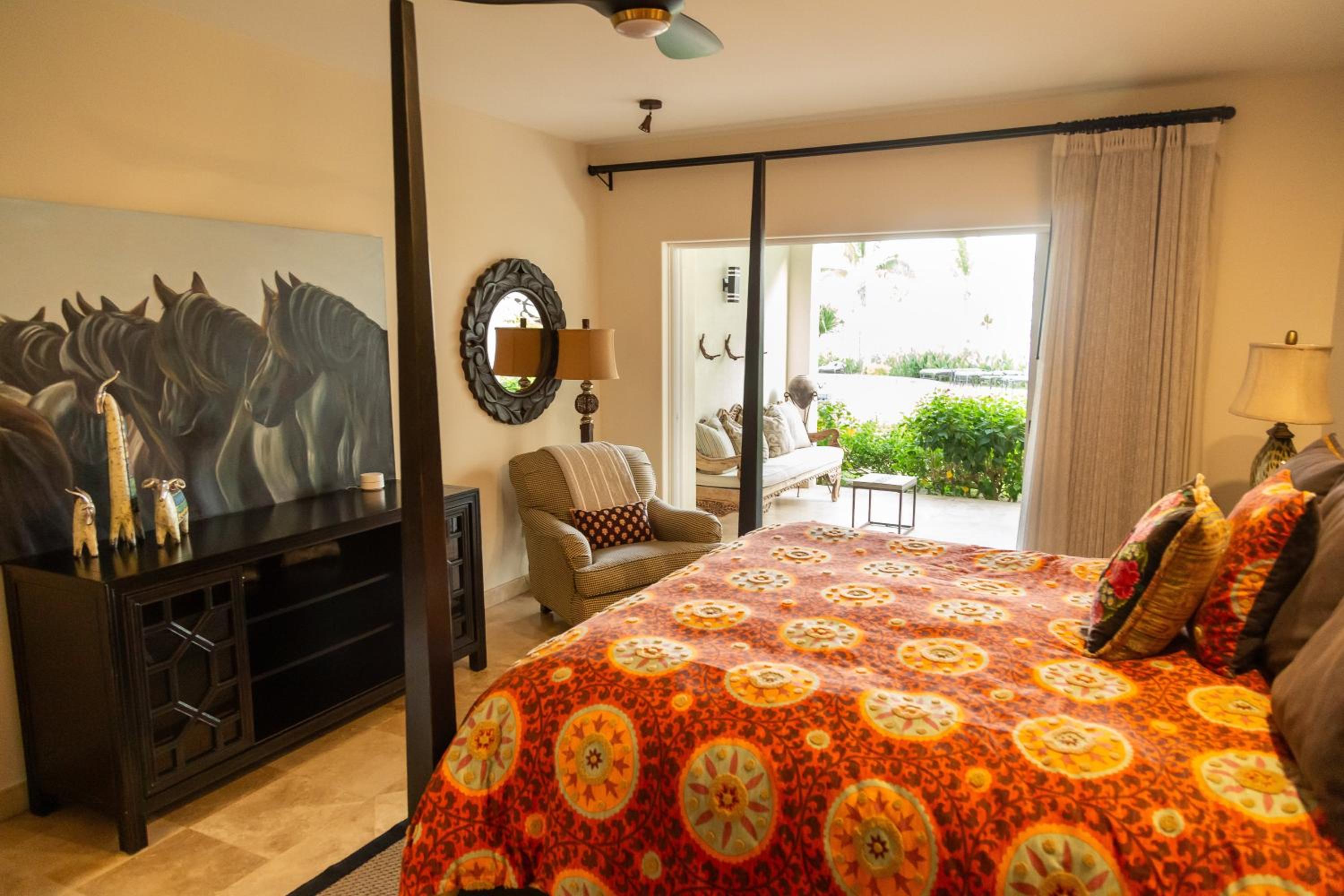 Tortuga Bay TBB 2102