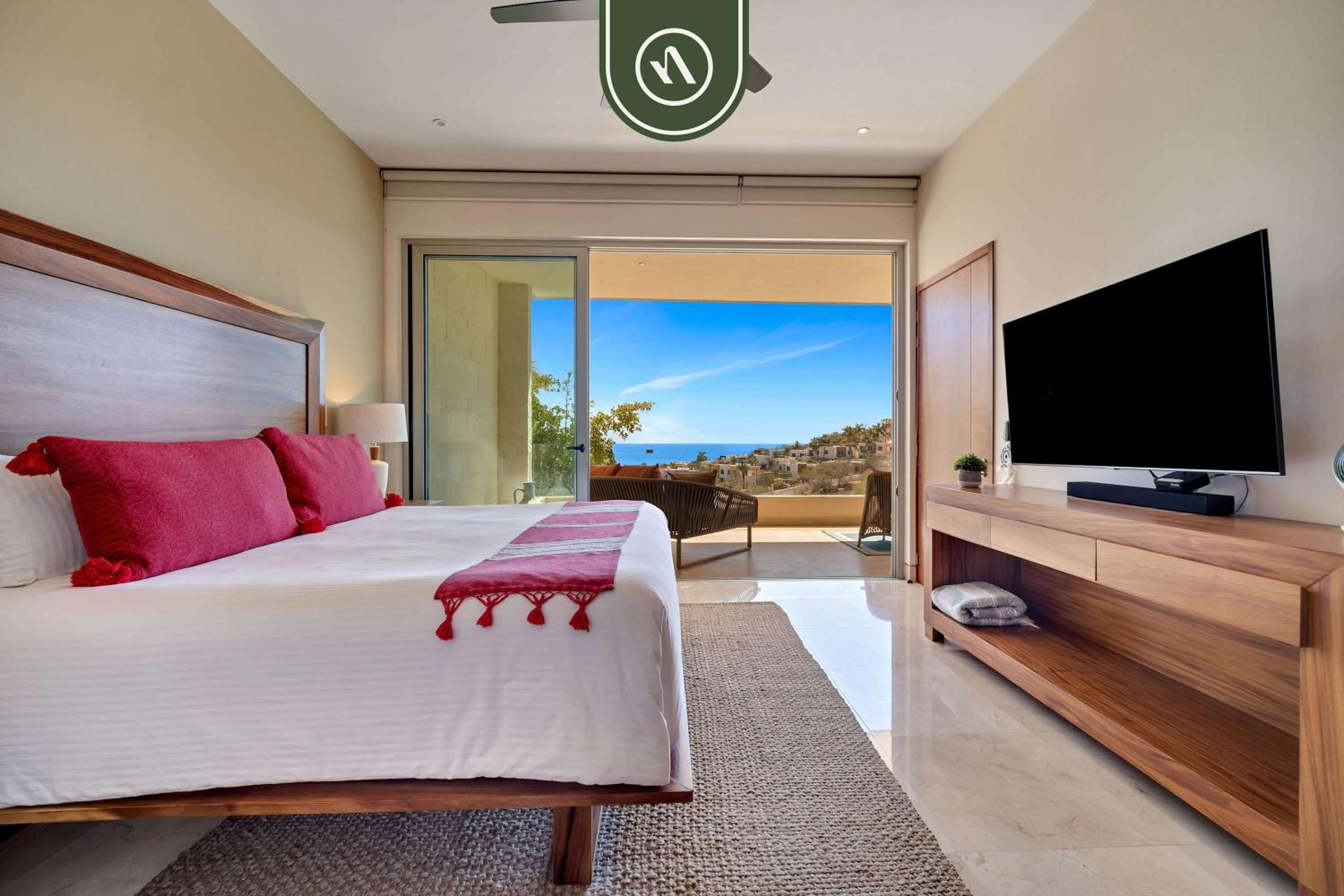 Oceanview 3 BR Condo - Pool - View of the Desert
