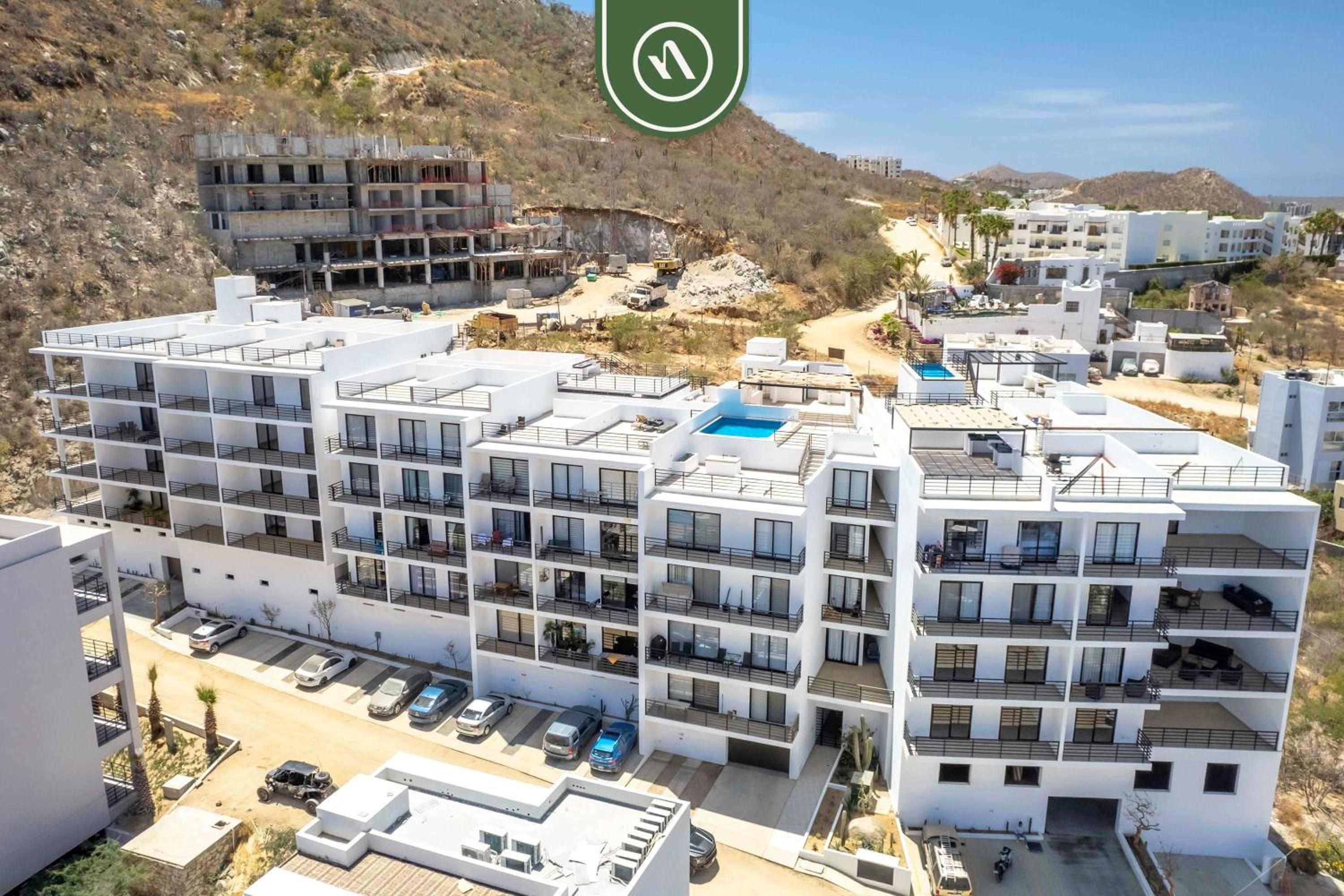 Amazing 2BR Condo with Rooftop pool - BBQ