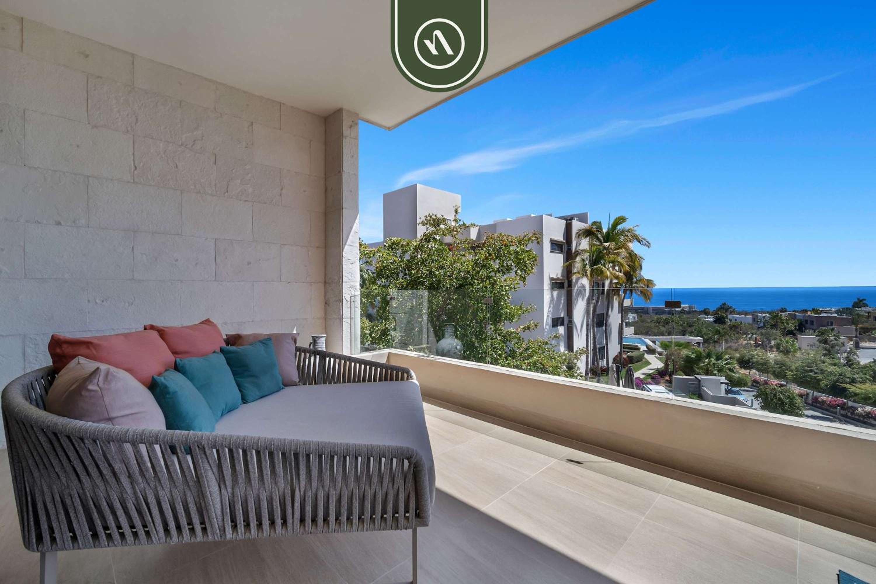 Oceanview 3 BR Condo - Pool - View of the Desert