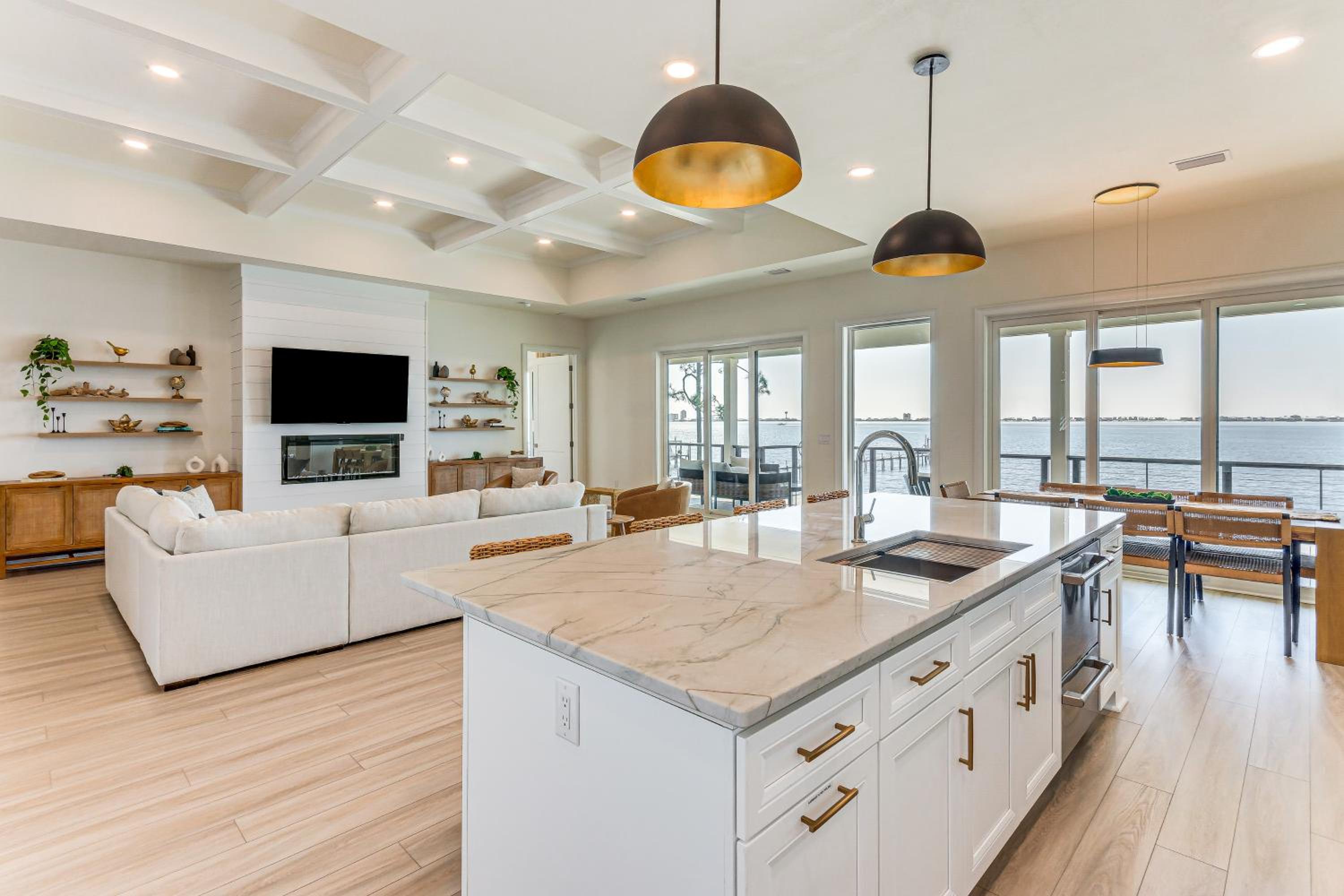 Private Beach and Bay View Luxury Navarre Escape!