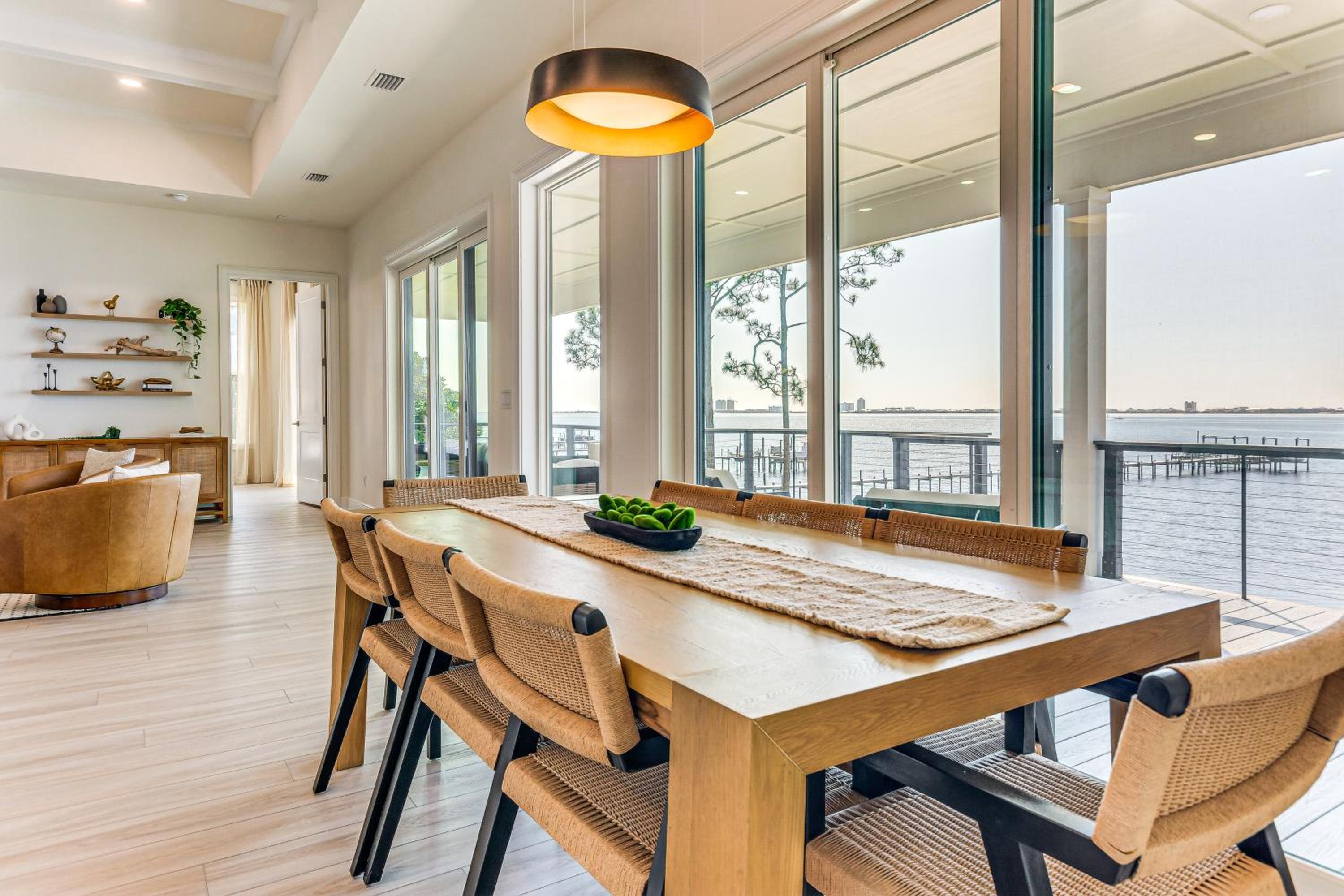 Private Beach and Bay View Luxury Navarre Escape!