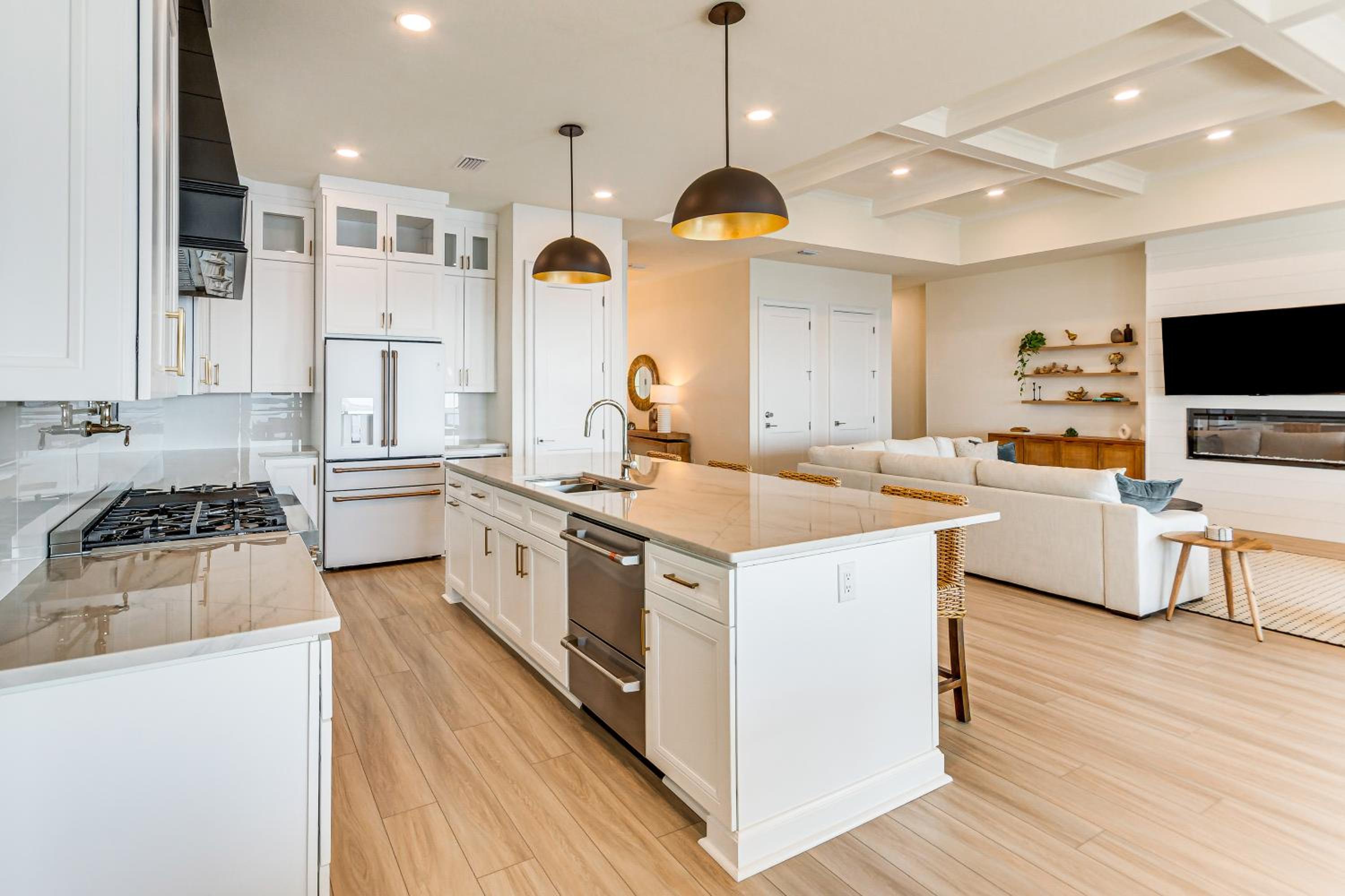 Private Beach and Bay View Luxury Navarre Escape!