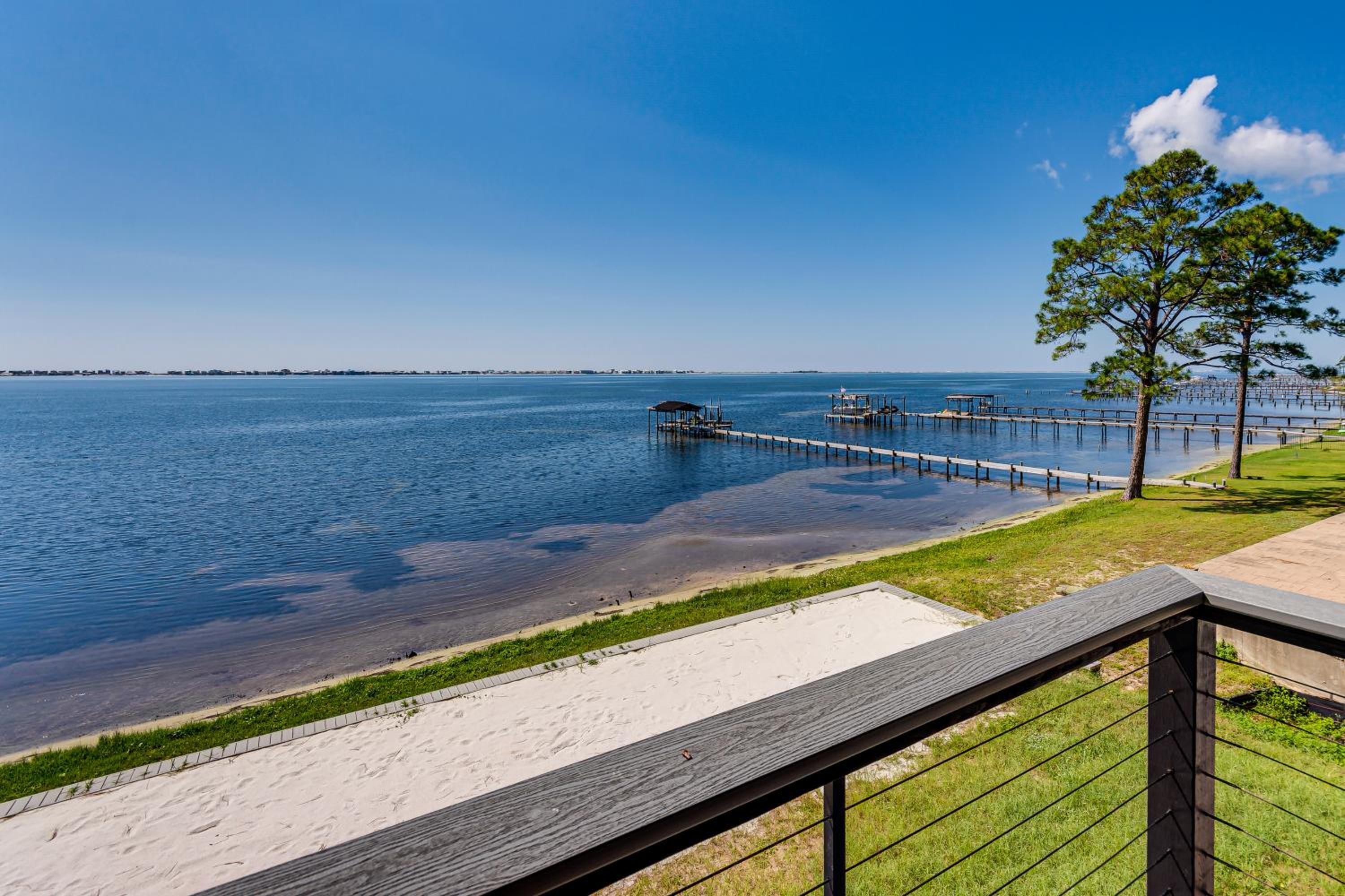 Private Beach and Bay View Luxury Navarre Escape!