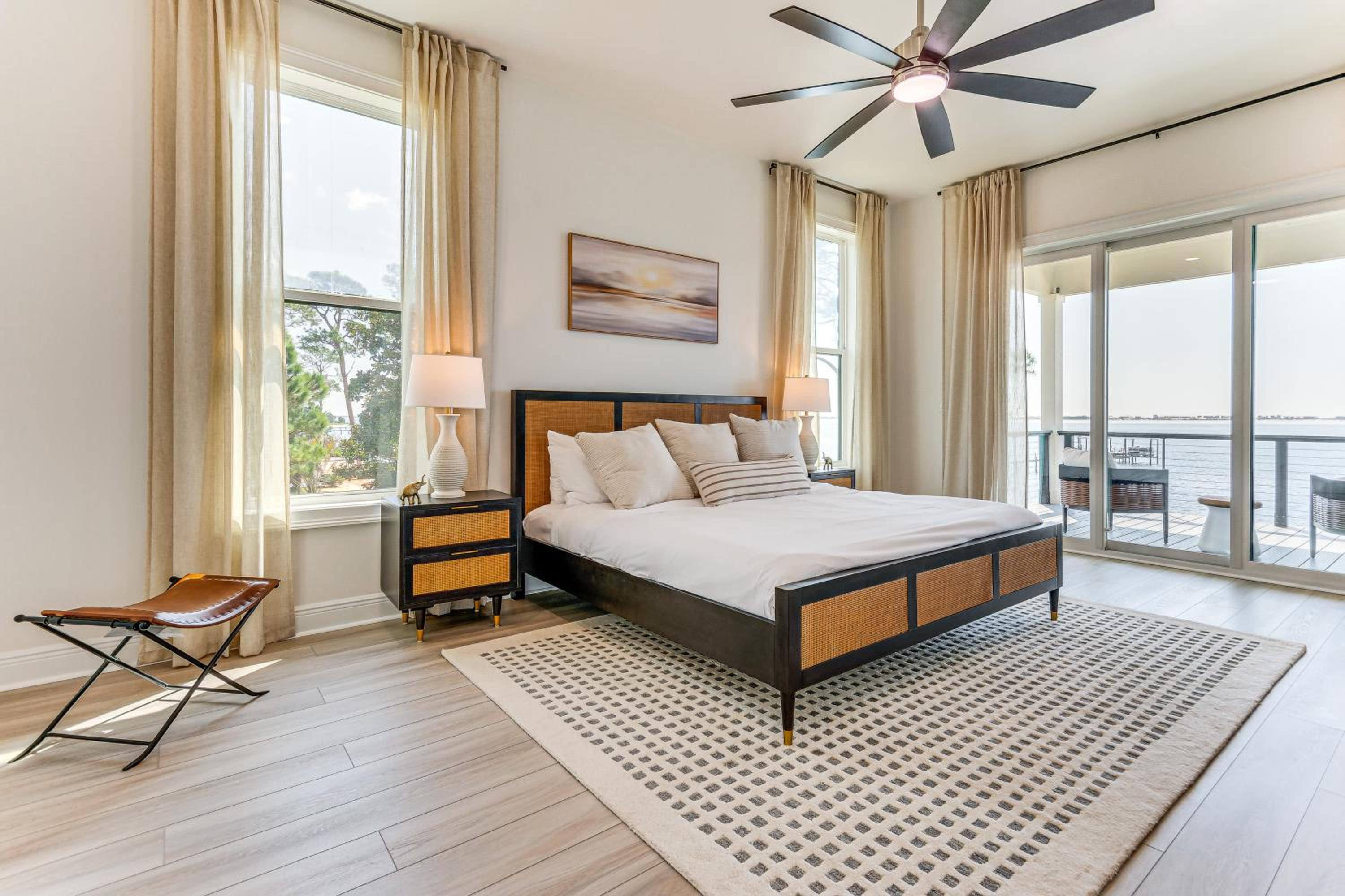 Private Beach and Bay View Luxury Navarre Escape!