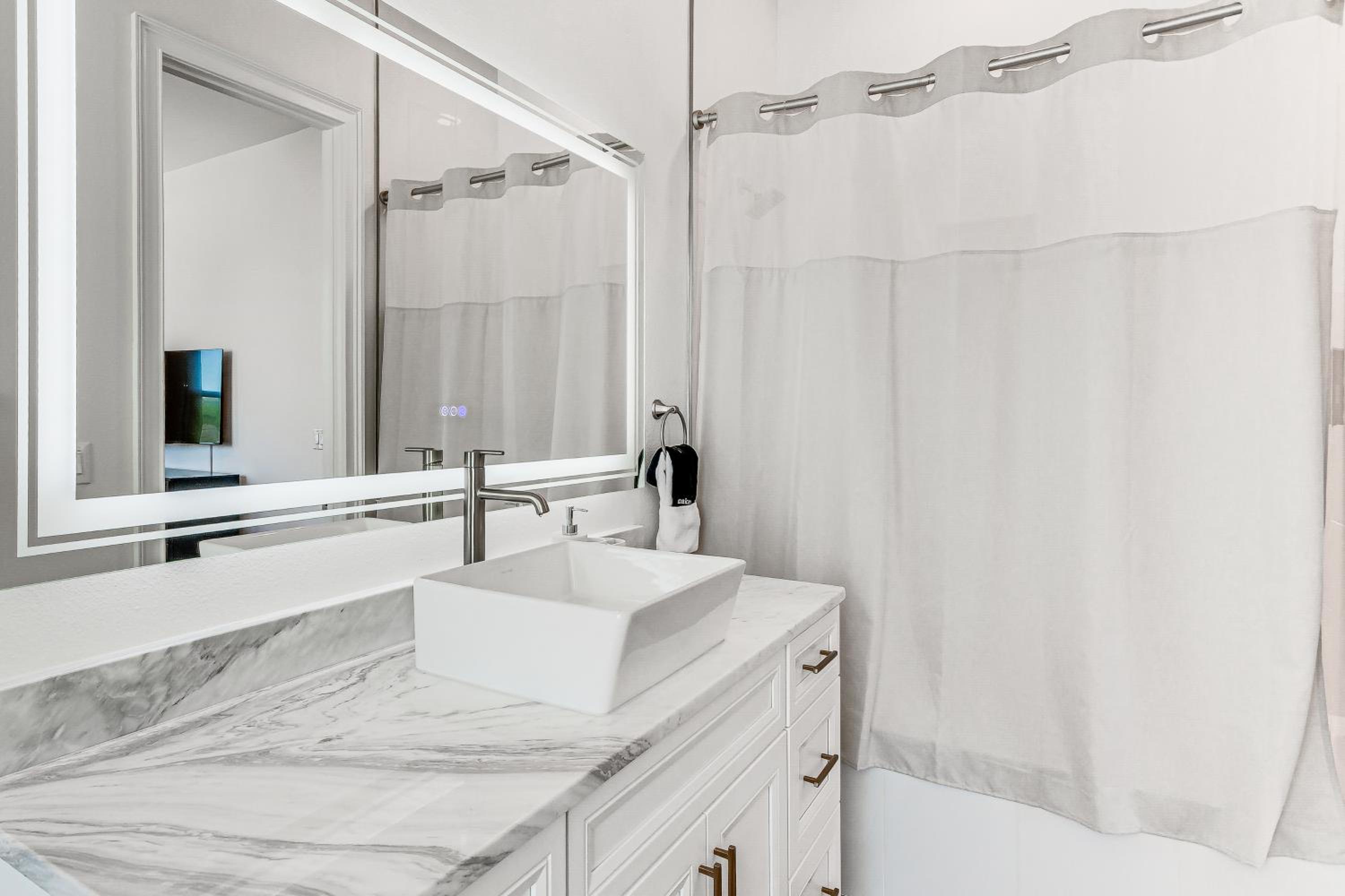 Private Beach and Bay View Luxury Navarre Escape!
