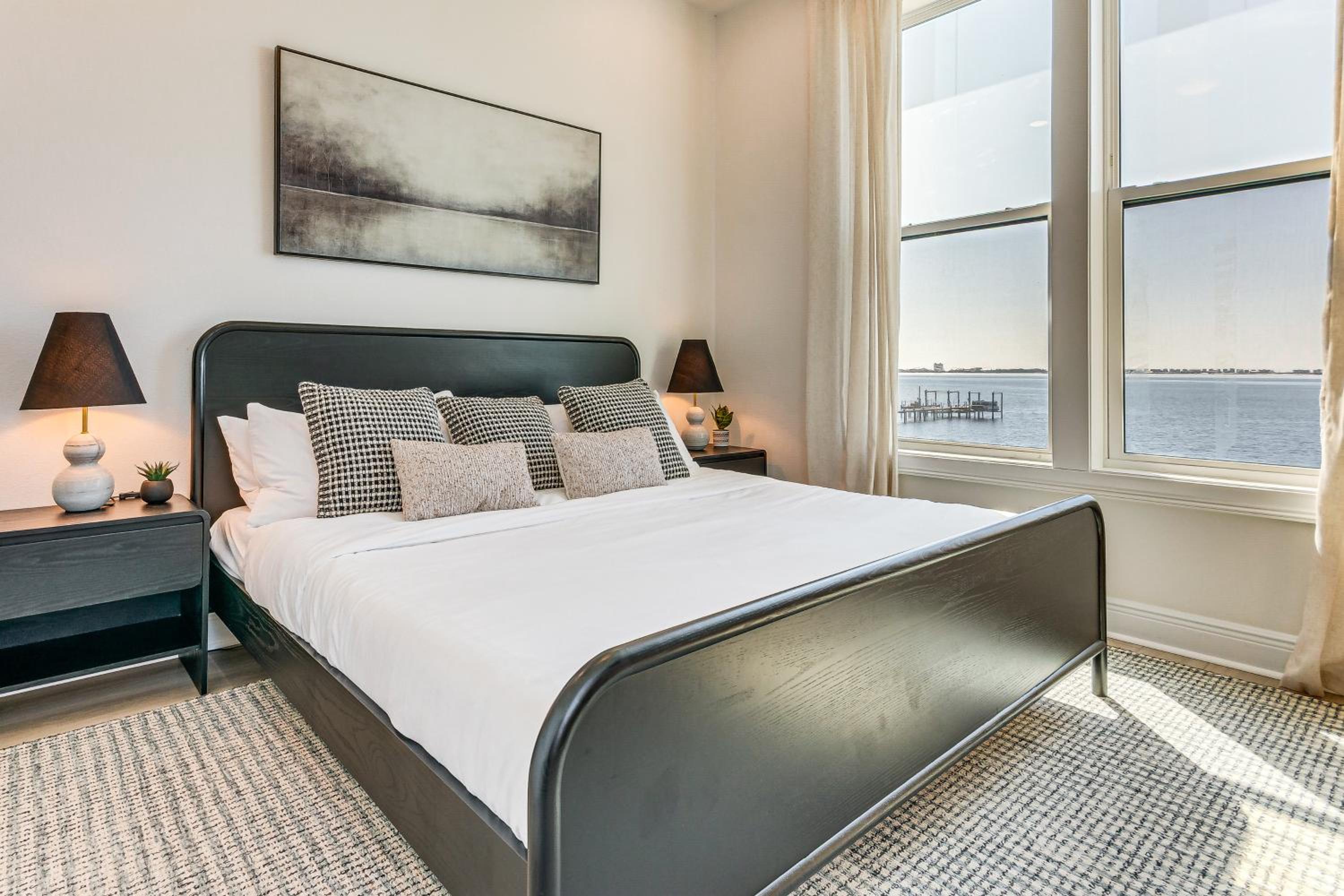 Private Beach and Bay View Luxury Navarre Escape!