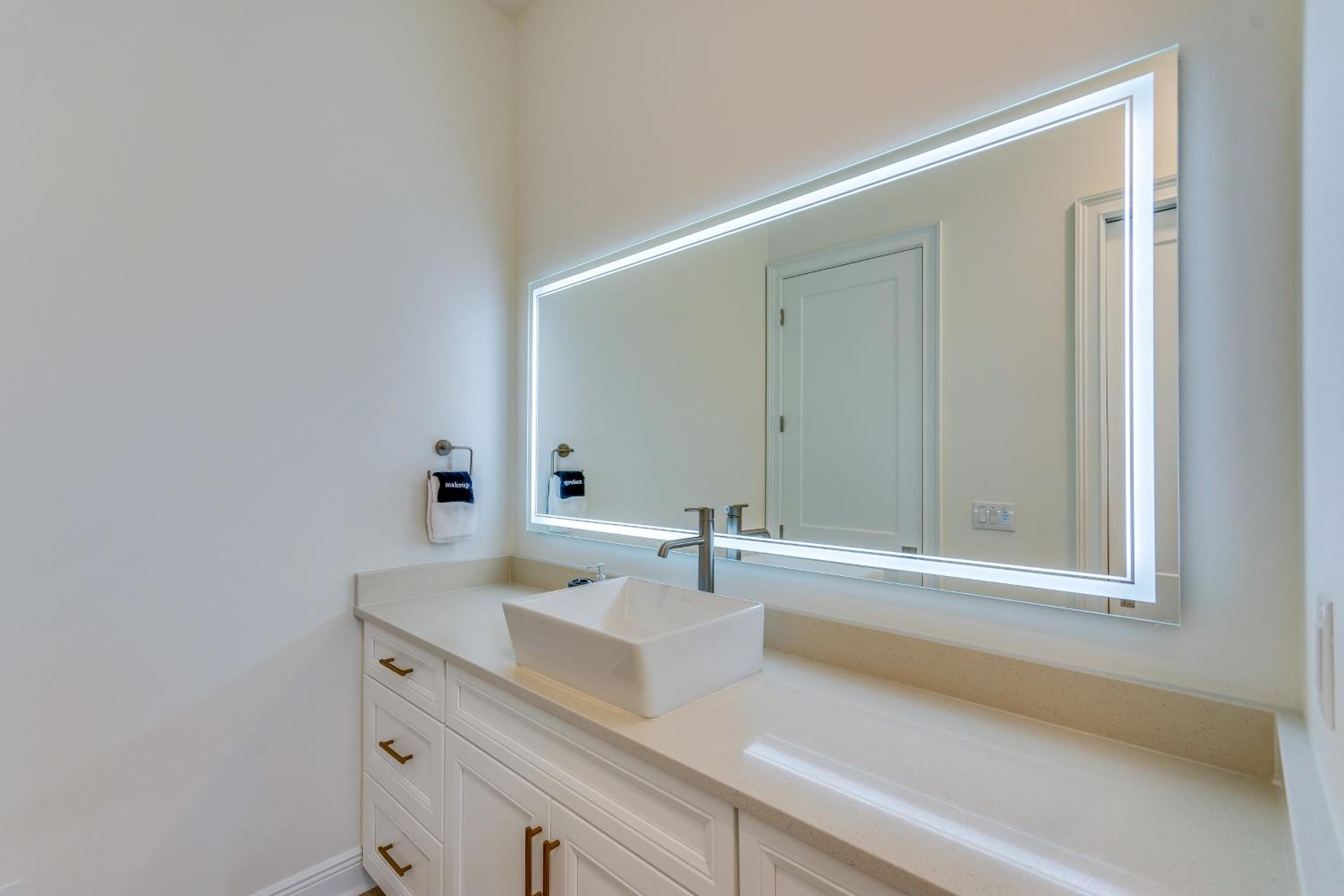 Private Beach and Bay View Luxury Navarre Escape!