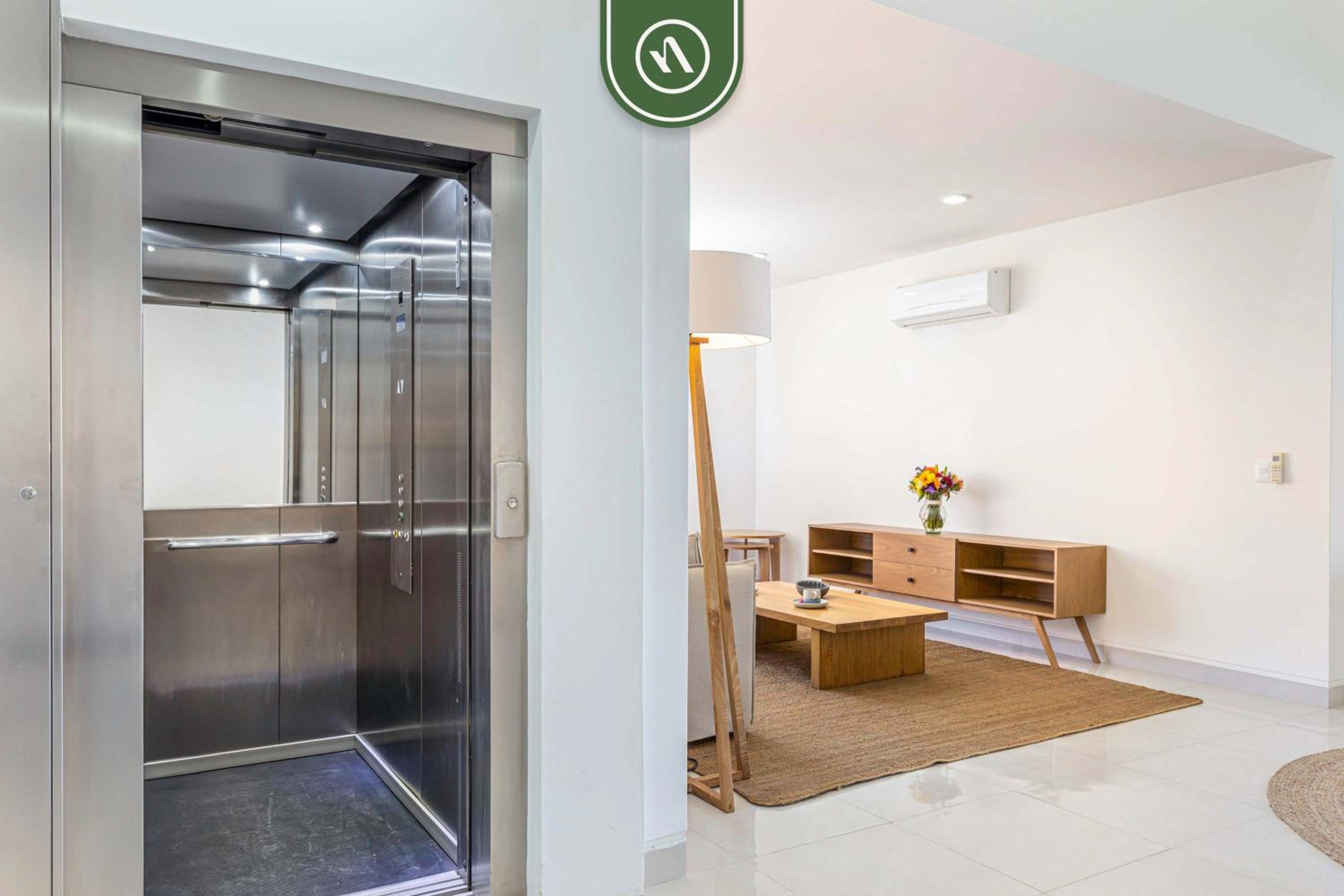 Brand New 3 BR Penthouse - Oceanview Rooftop Pool