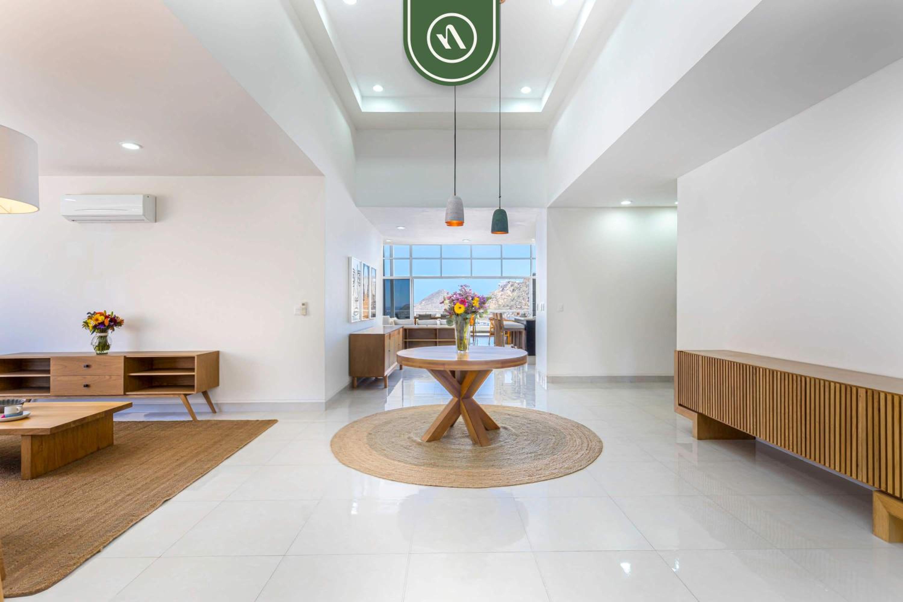 Brand New 3 BR Penthouse - Oceanview Rooftop Pool