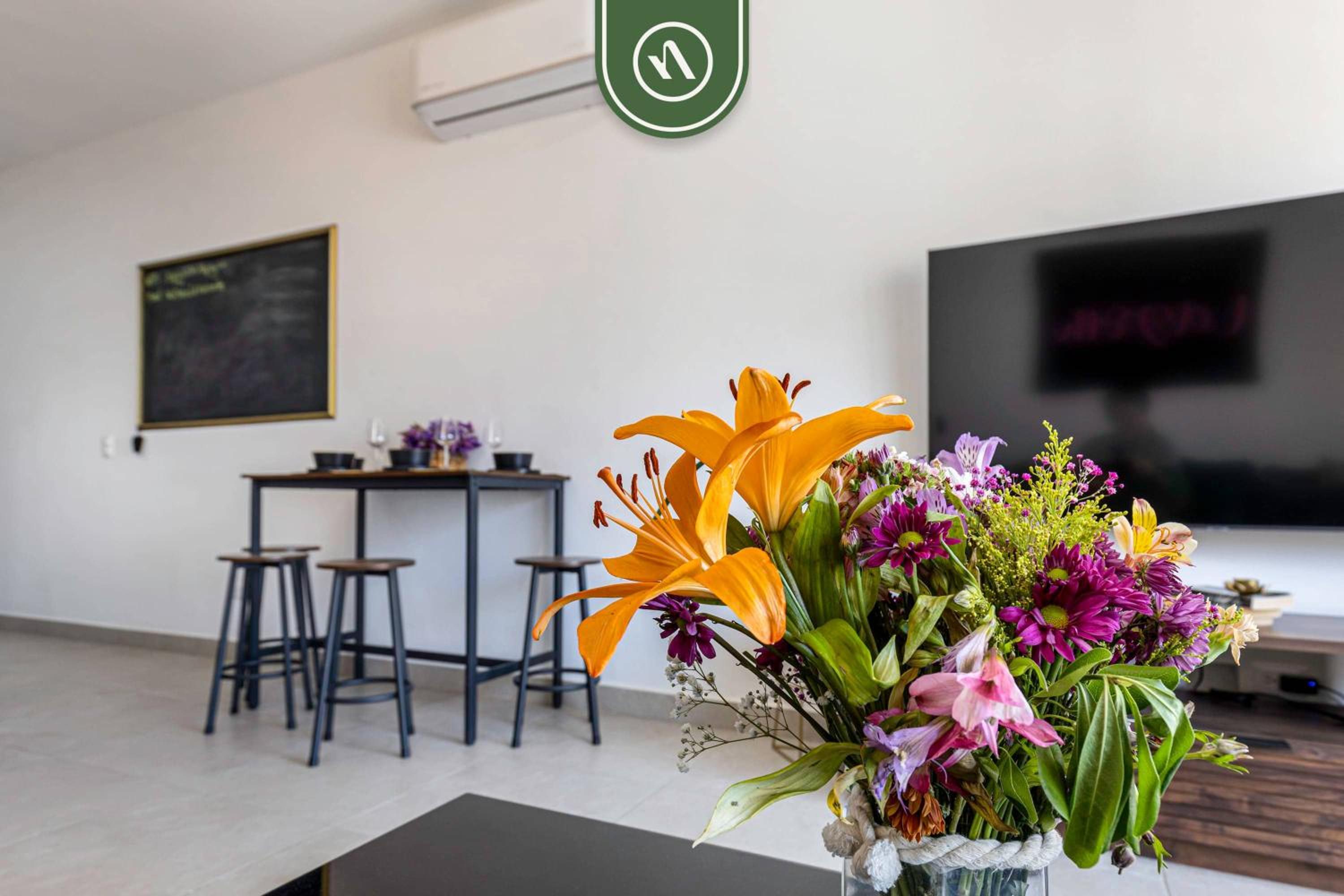 Amazing 2BR Condo with Rooftop pool - BBQ