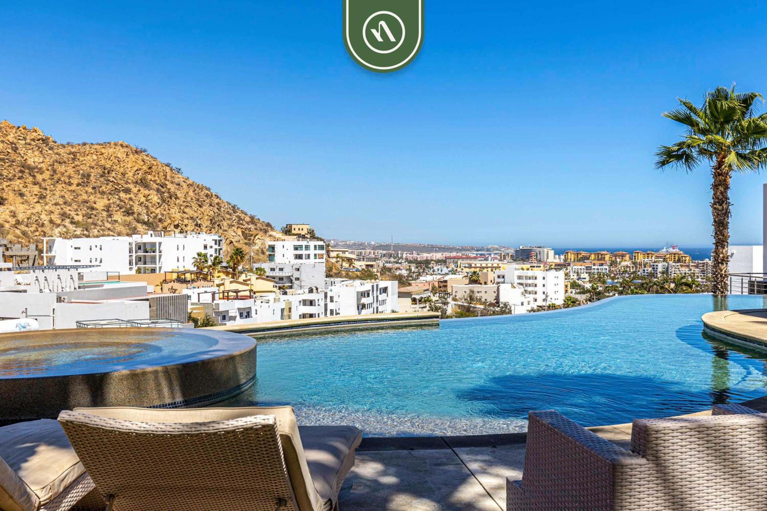 Brand New 3 BR Penthouse - Oceanview Rooftop Pool