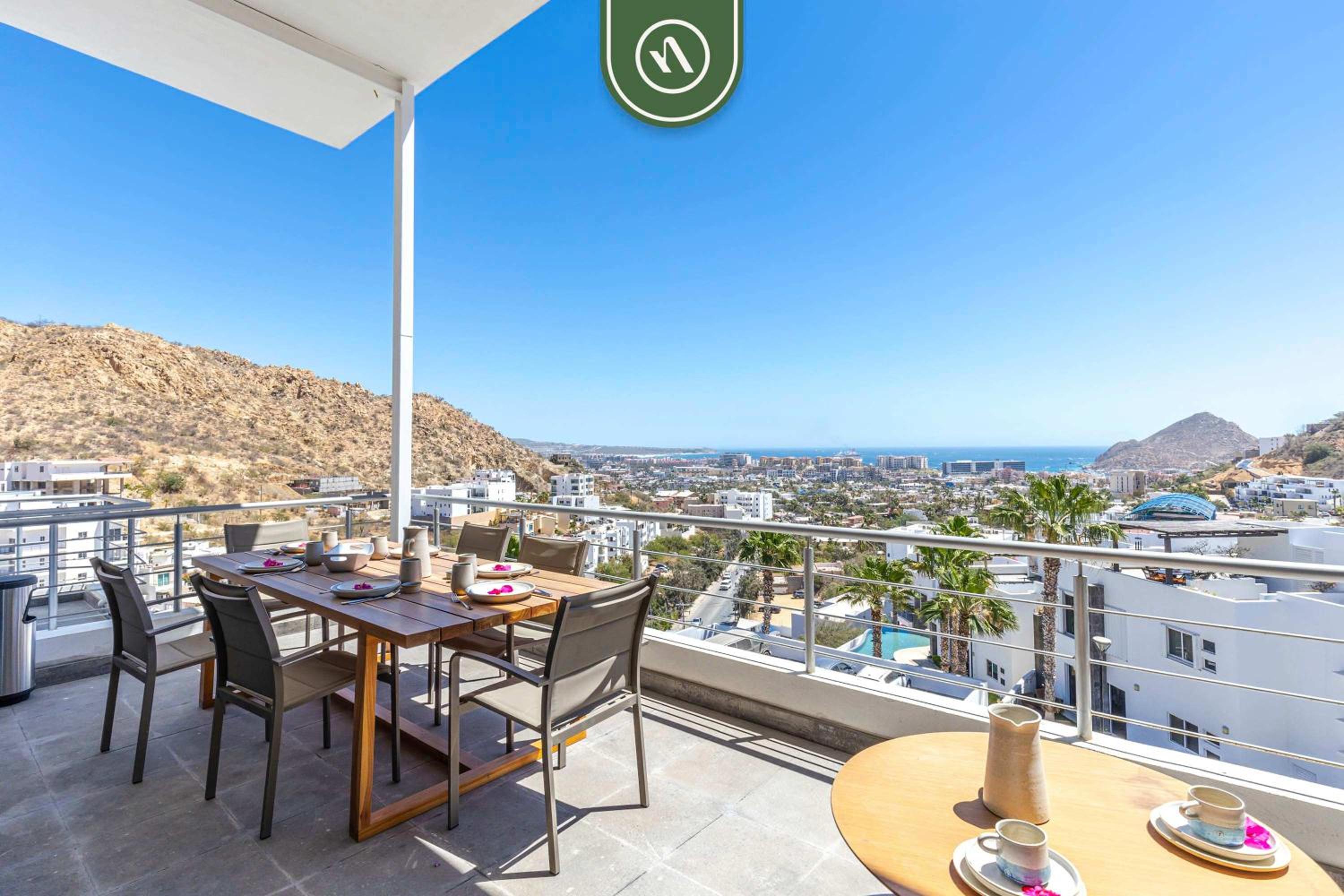 Brand New 3 BR Penthouse - Oceanview Rooftop Pool