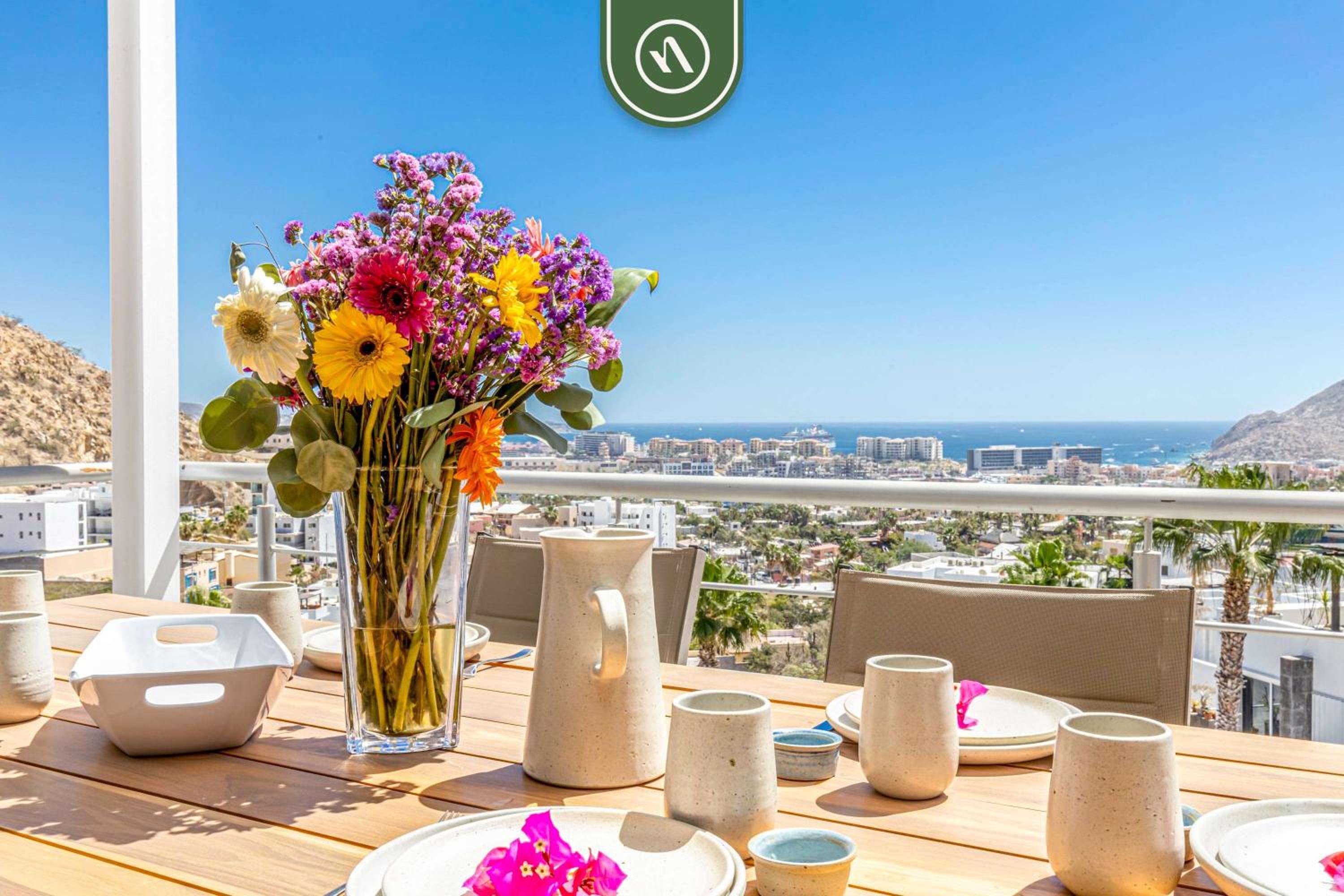 Brand New 3 BR Penthouse - Oceanview Rooftop Pool