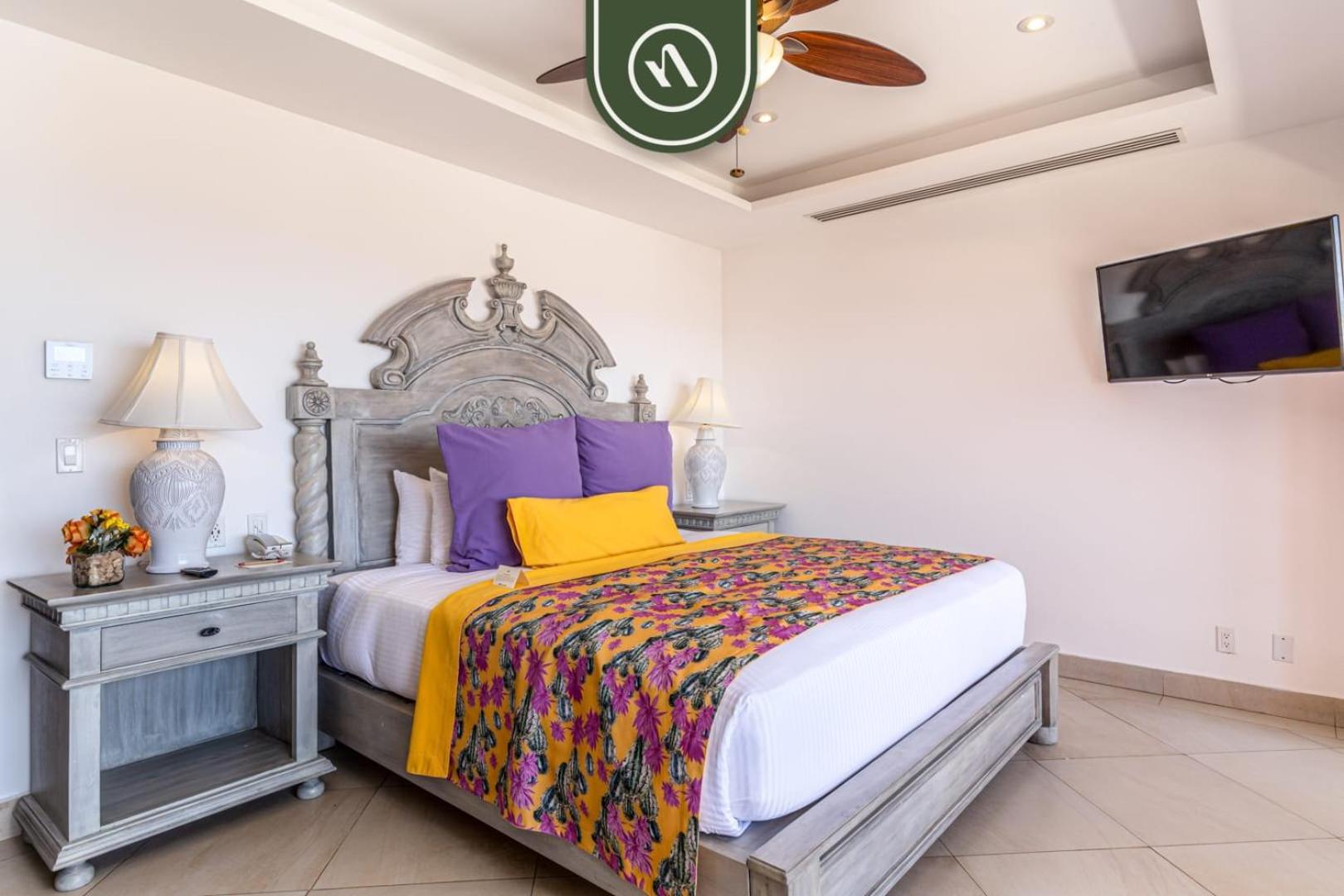 2BR Condo with Private Terrace - Ocean View - Pool
